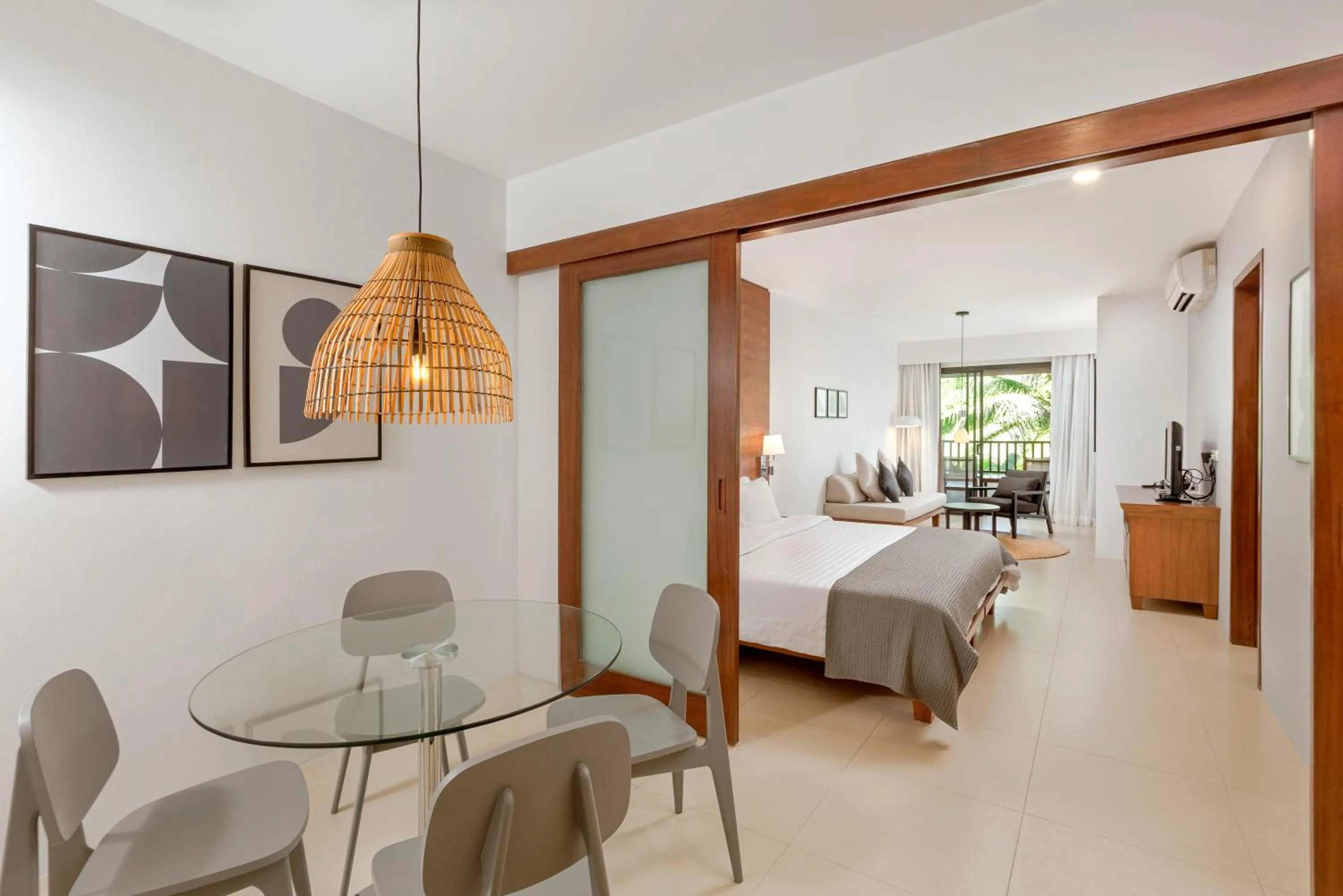 Photo of the whole room, Bed in Sunprime Kamala Beach