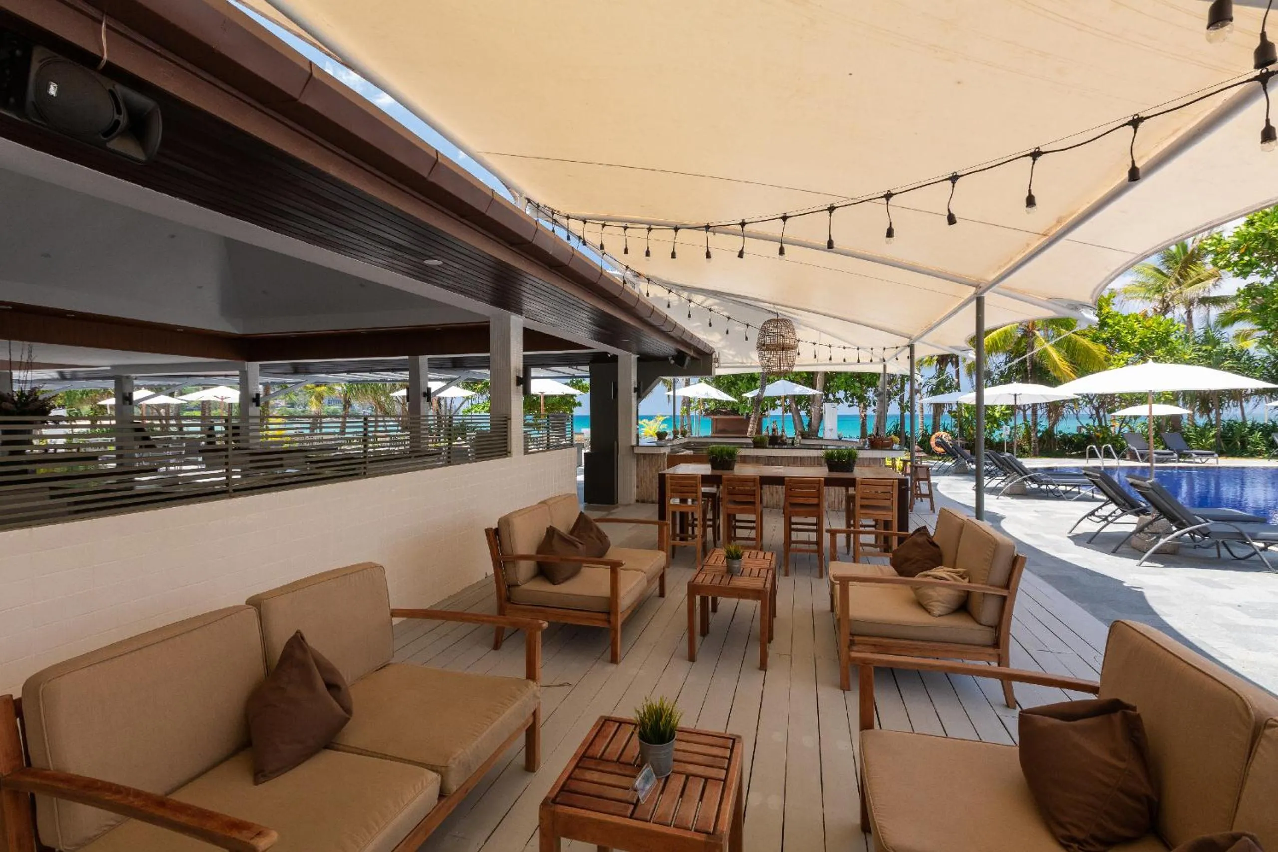 Lounge or bar in Sunprime Kamala Beach