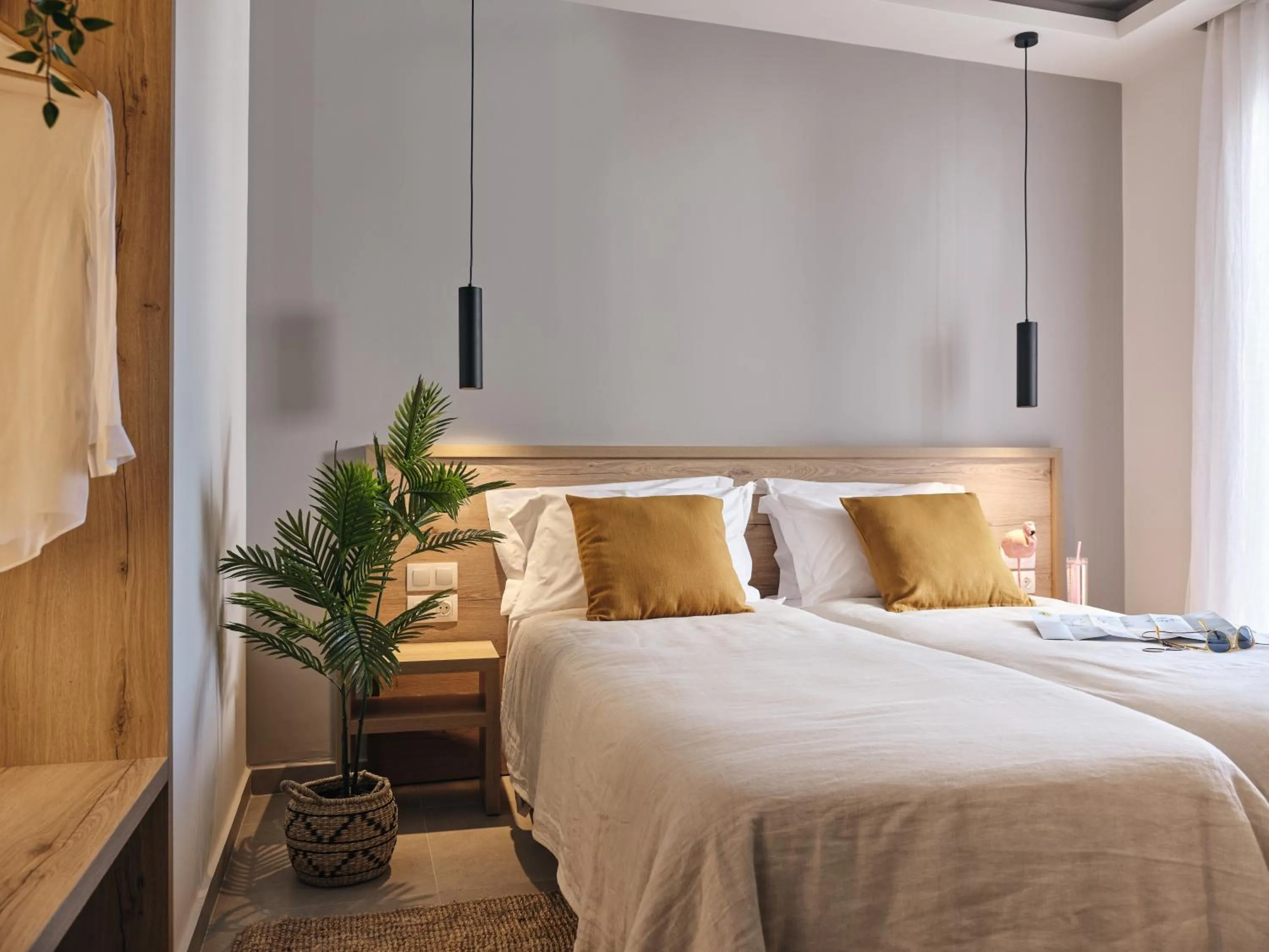 Photo of the whole room, Bed in Cactus Hotel