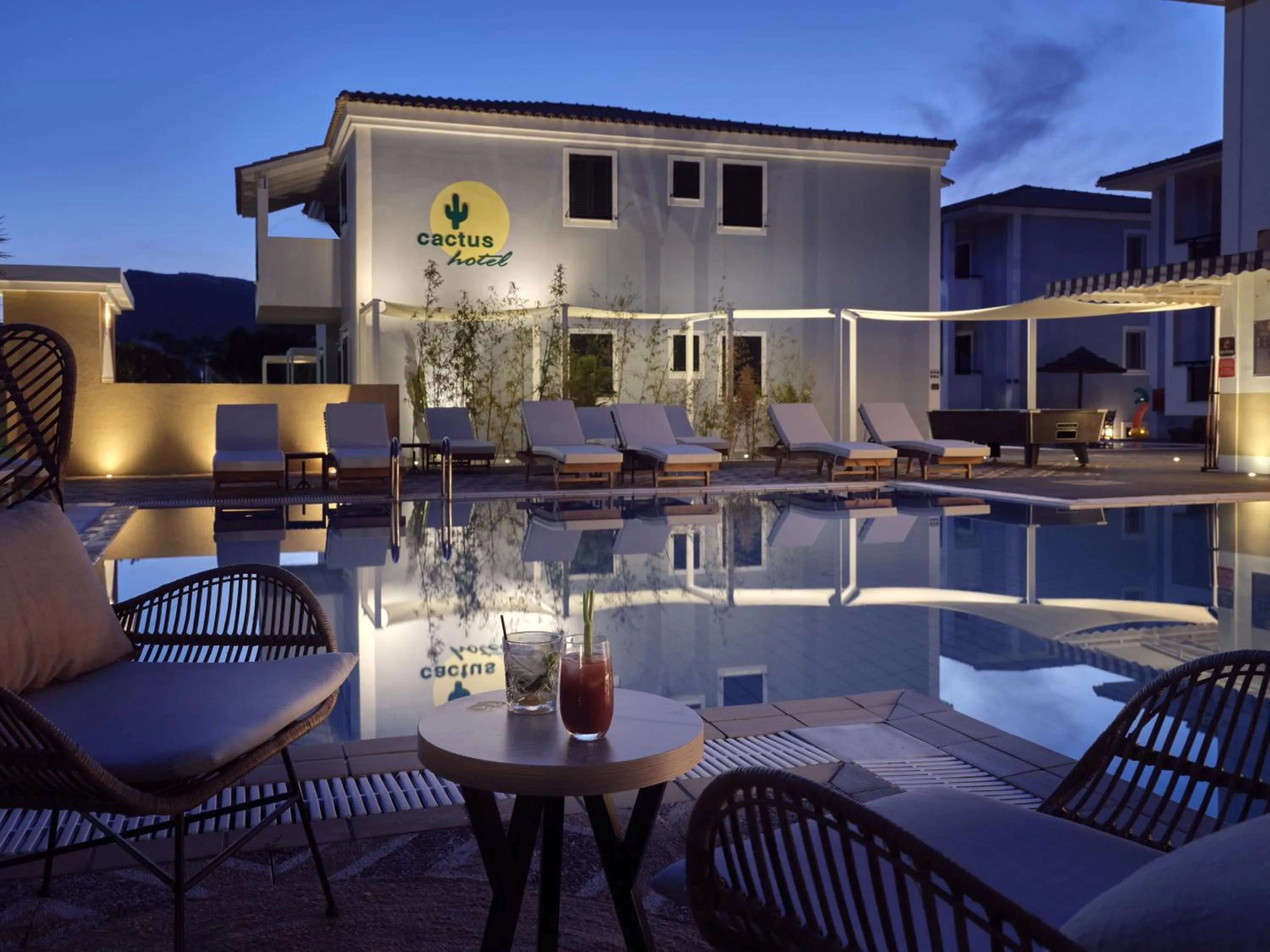 Swimming pool in Cactus Hotel