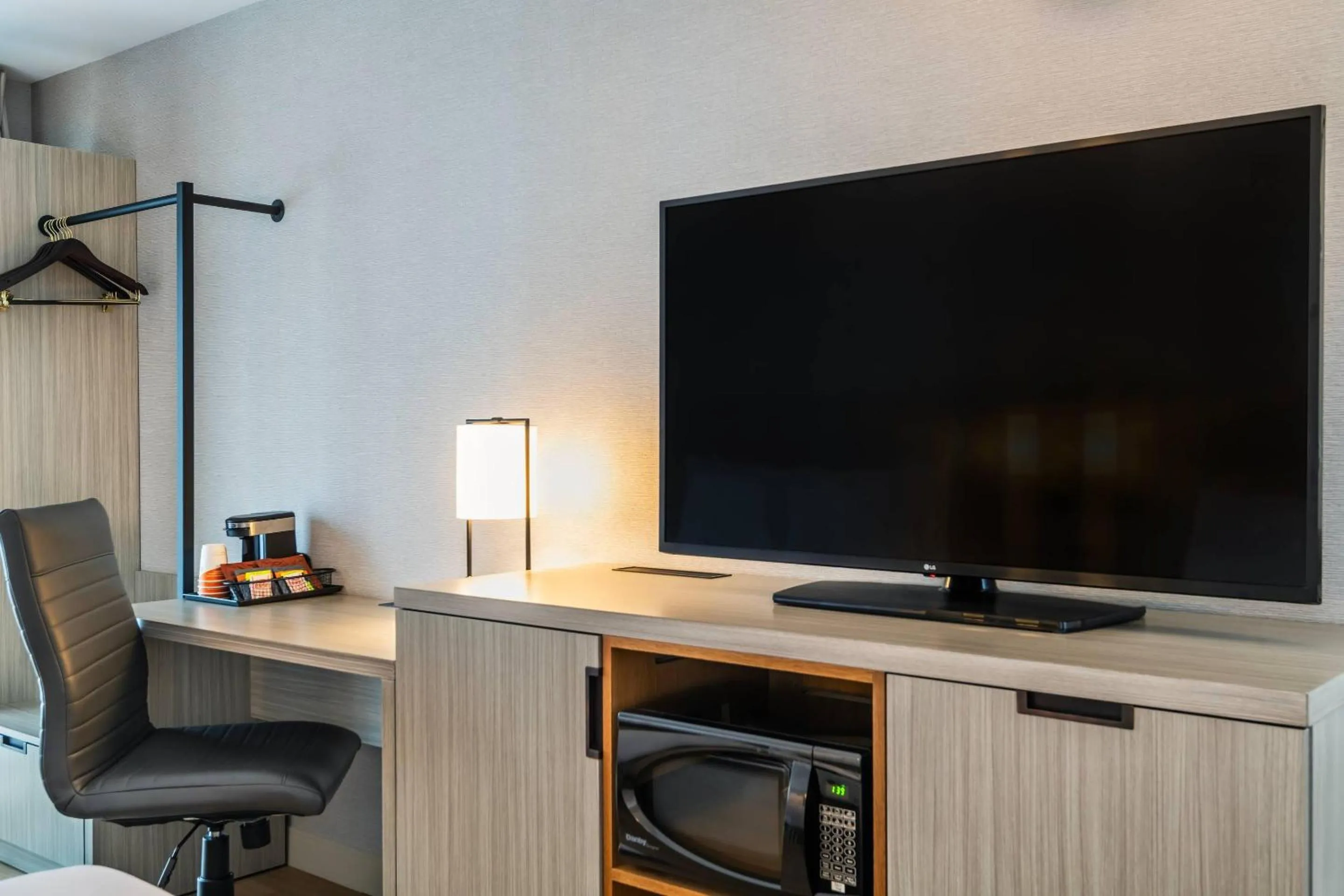 Bedroom in Comfort Inn Airport East