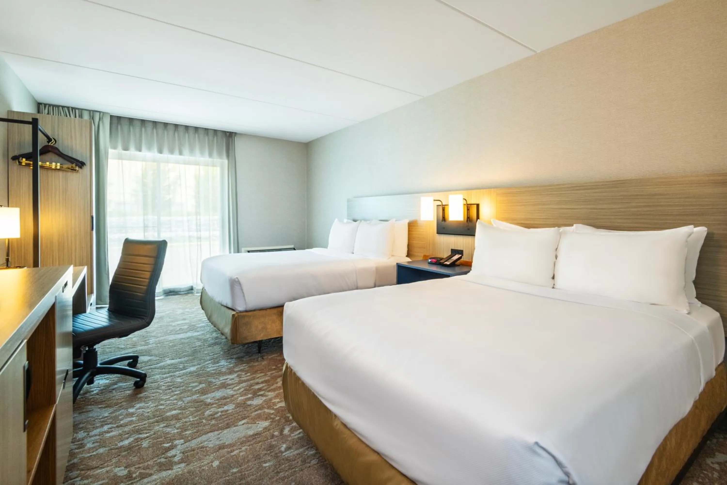 Bed in Comfort Inn Airport East