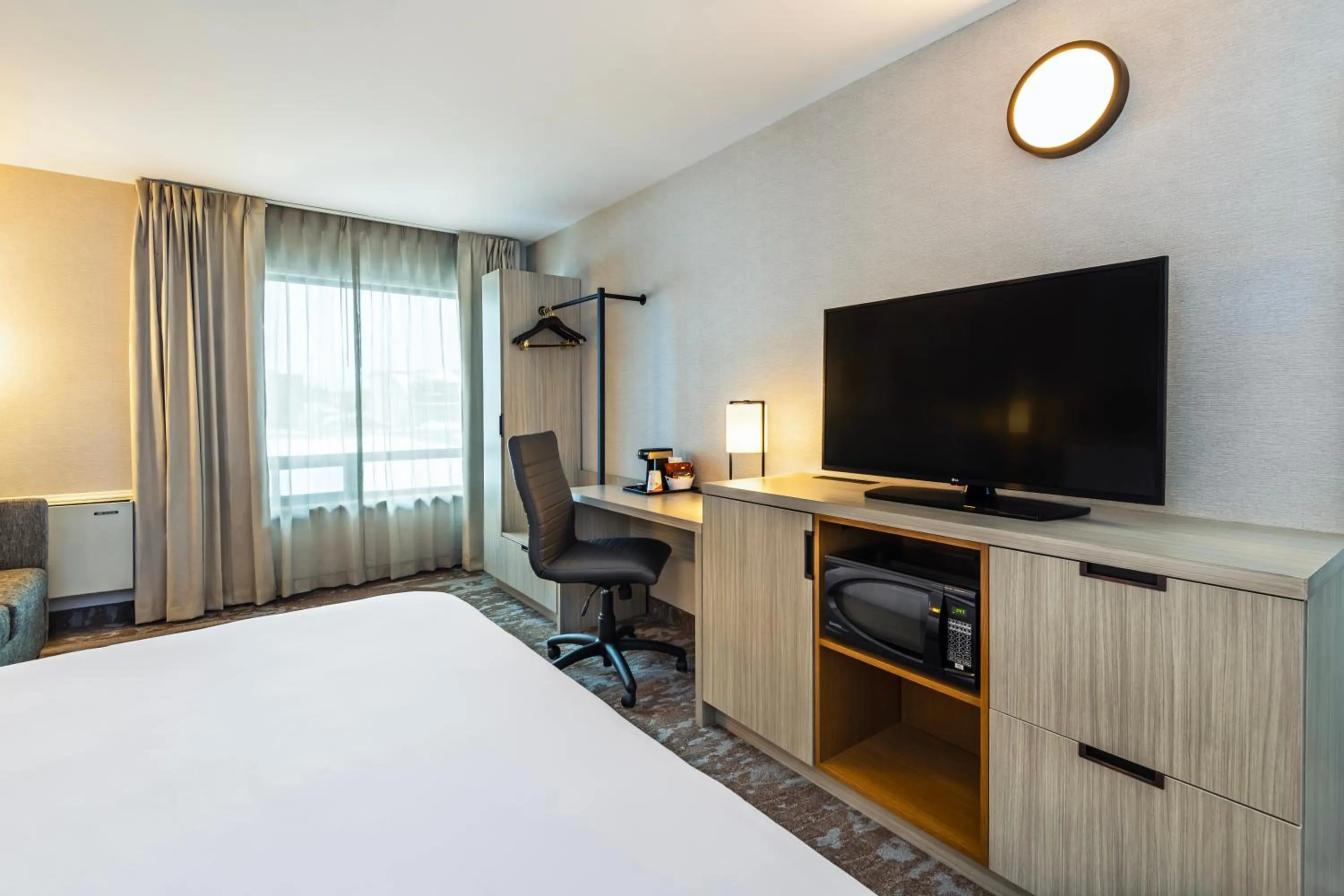 Bed in Comfort Inn Airport East