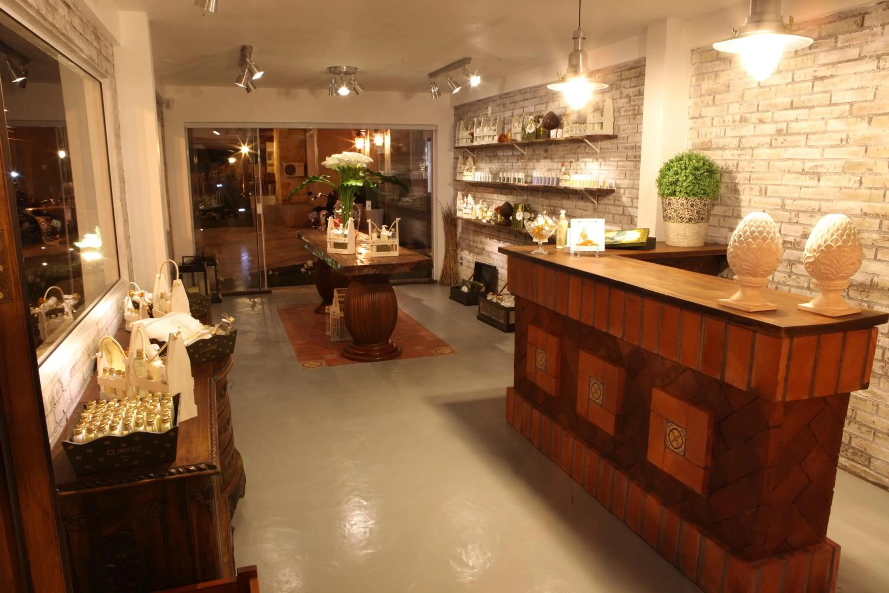 On-site shops in Sky Centro Hotel & SPA