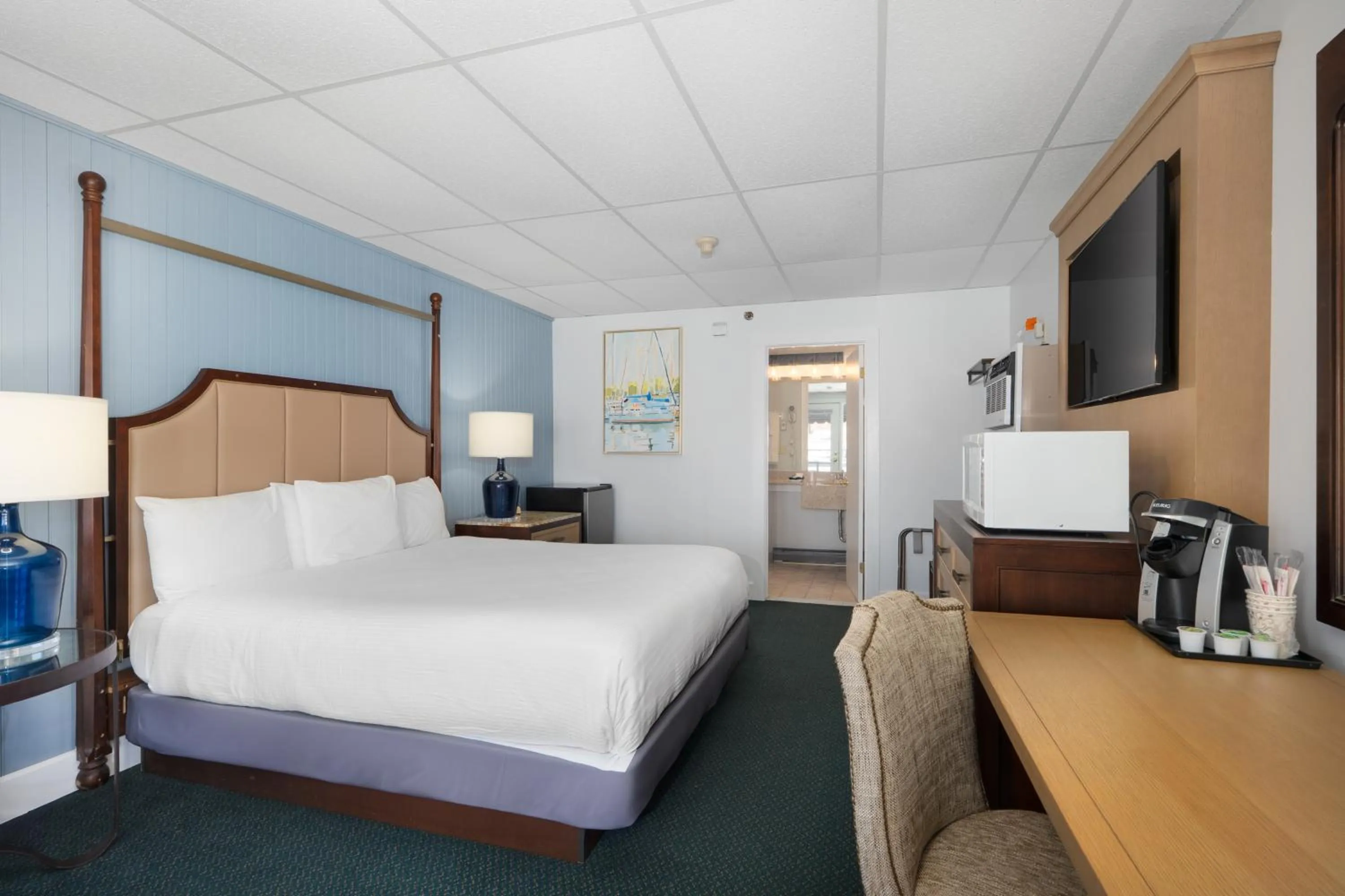 Bed in Boothbay Harbor Inn