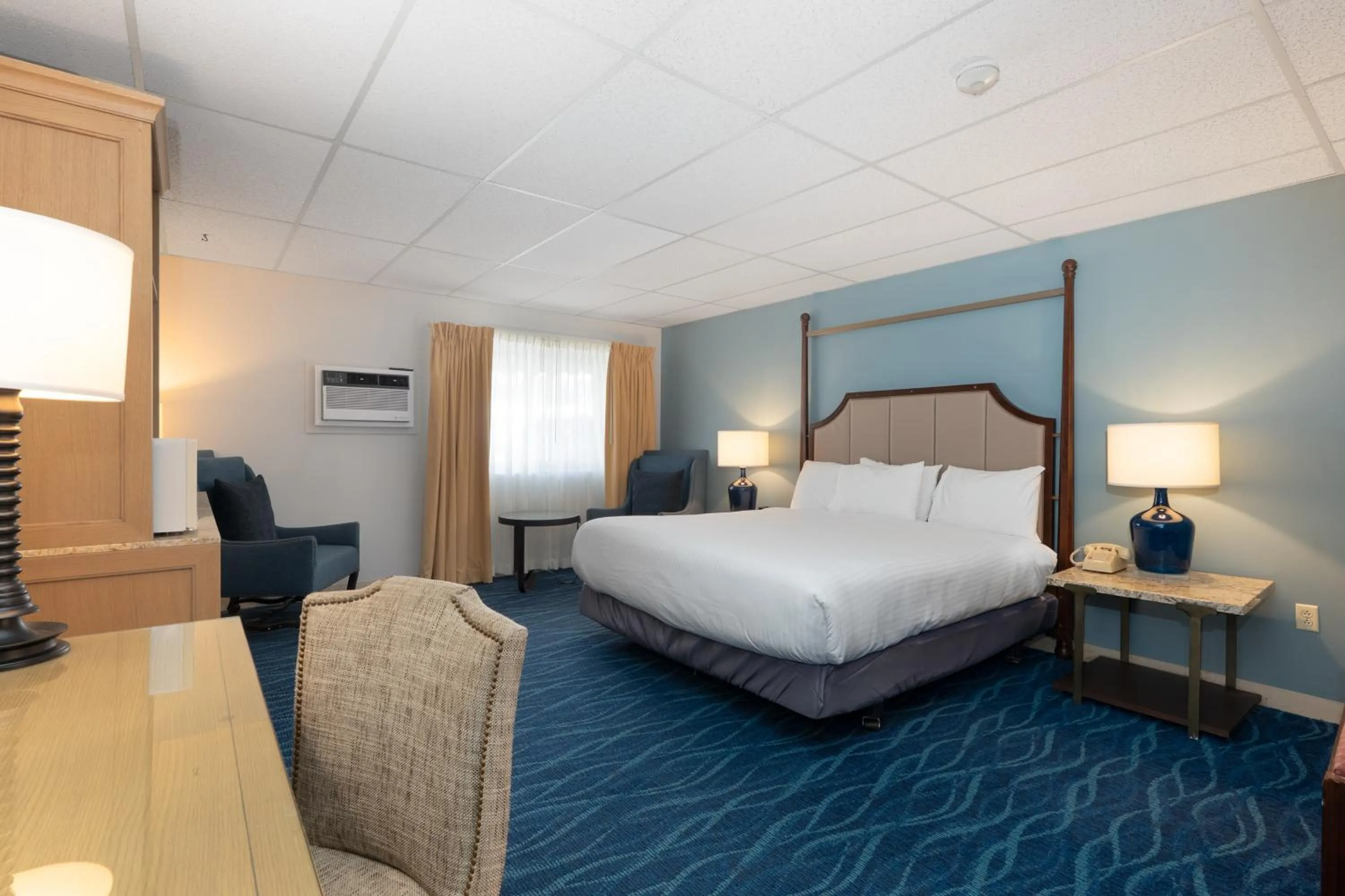 Bed in Boothbay Harbor Inn