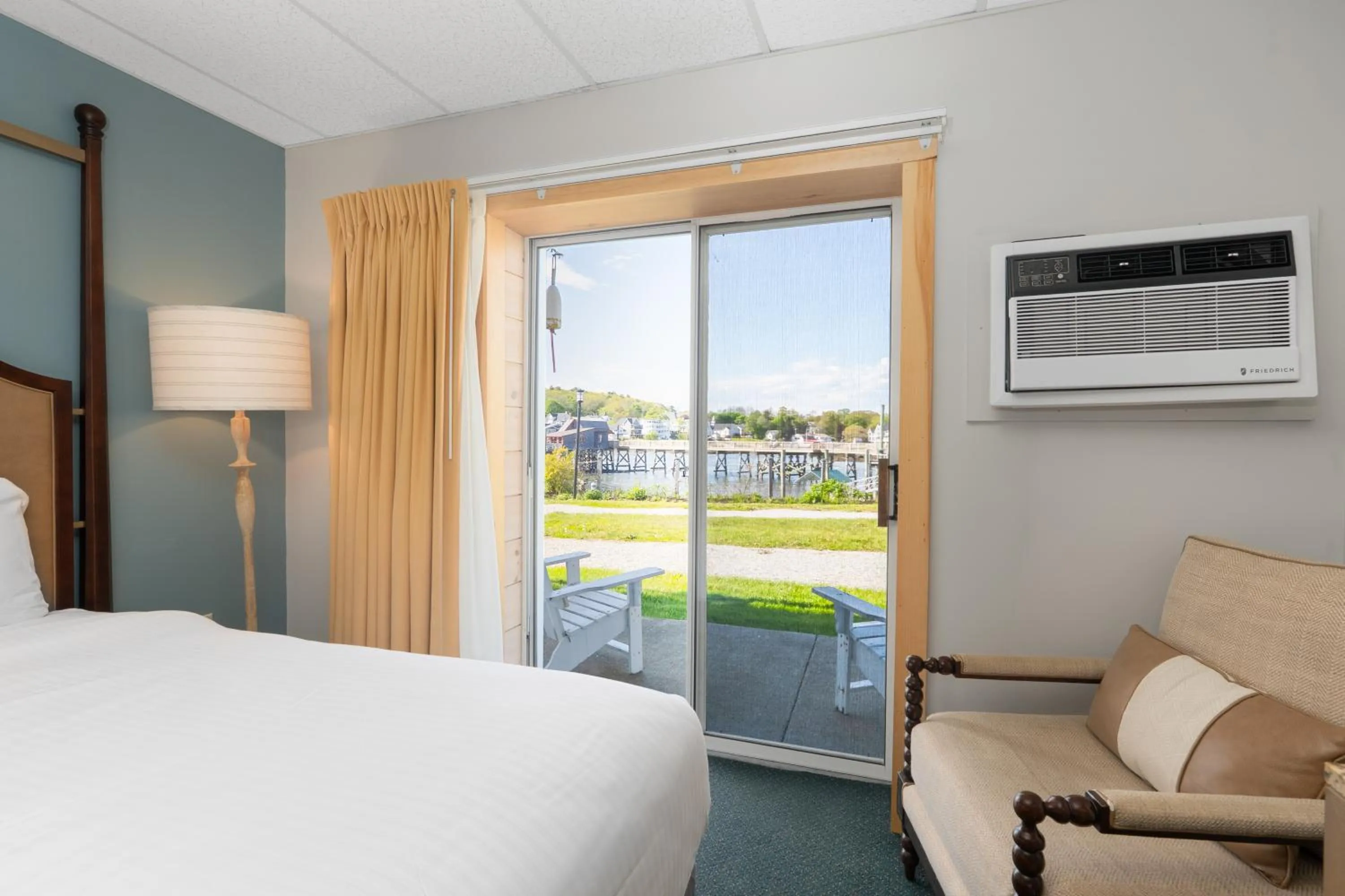 Bedroom, Bed in Boothbay Harbor Inn
