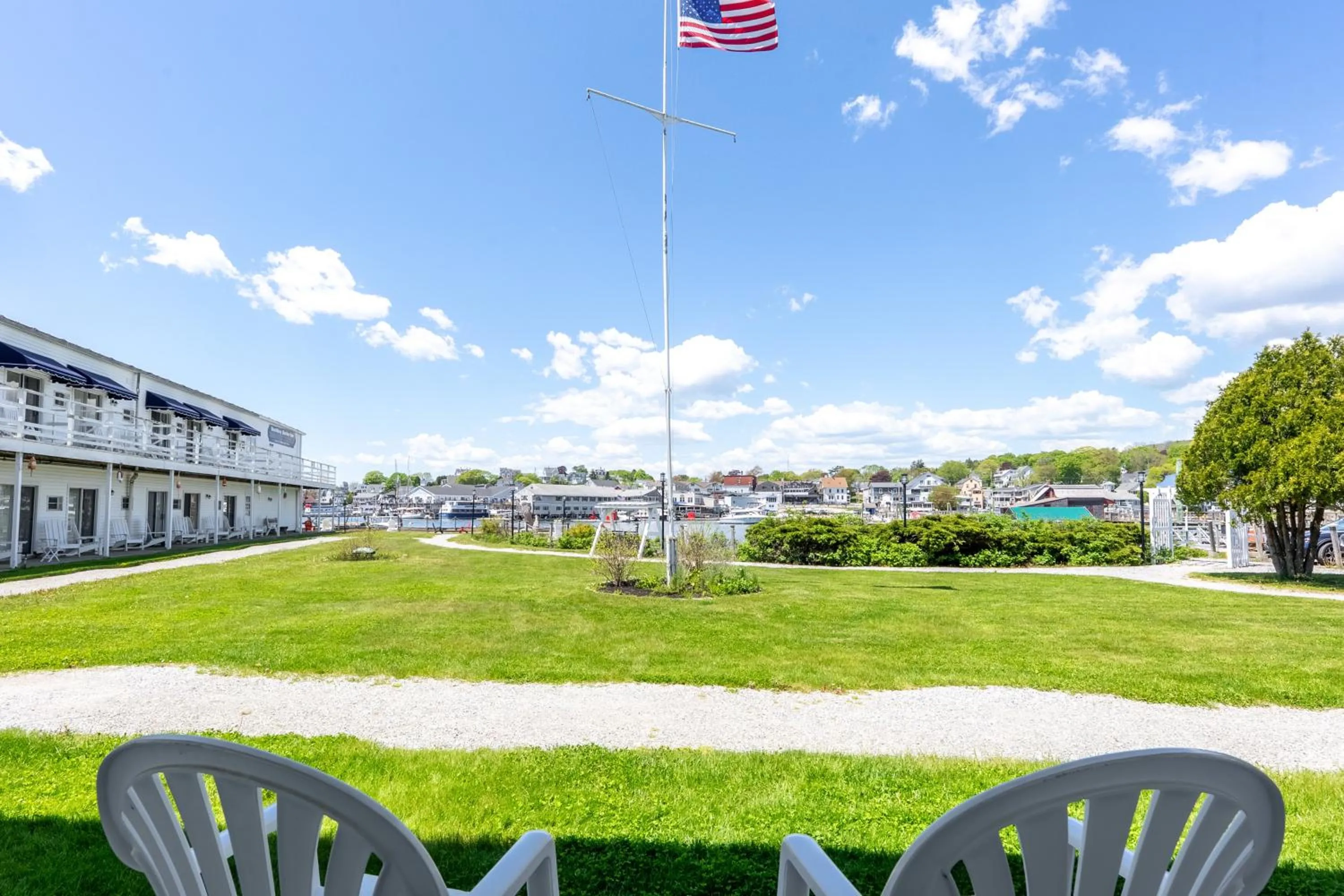 Property building in Boothbay Harbor Inn