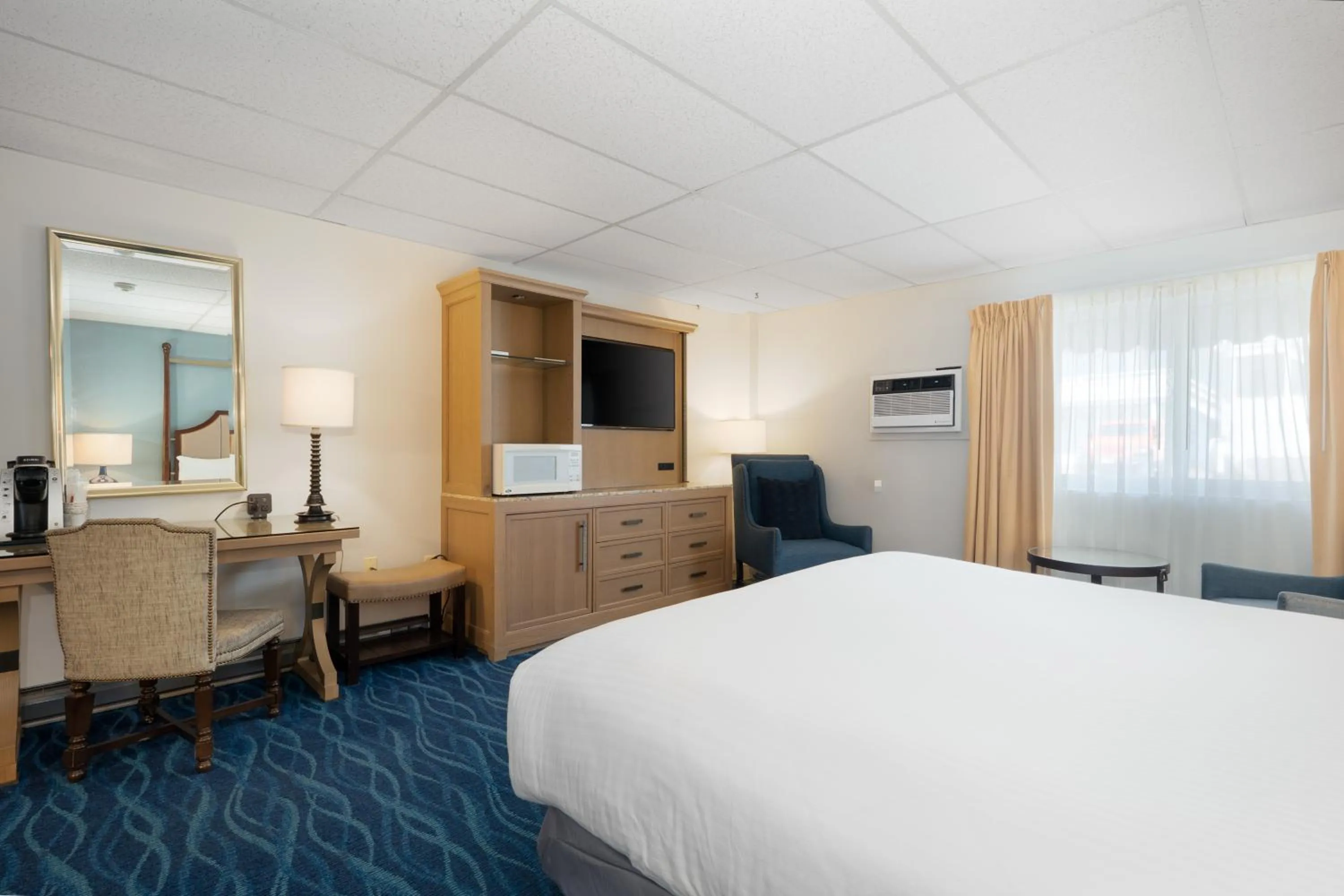 Photo of the whole room, Bed in Boothbay Harbor Inn