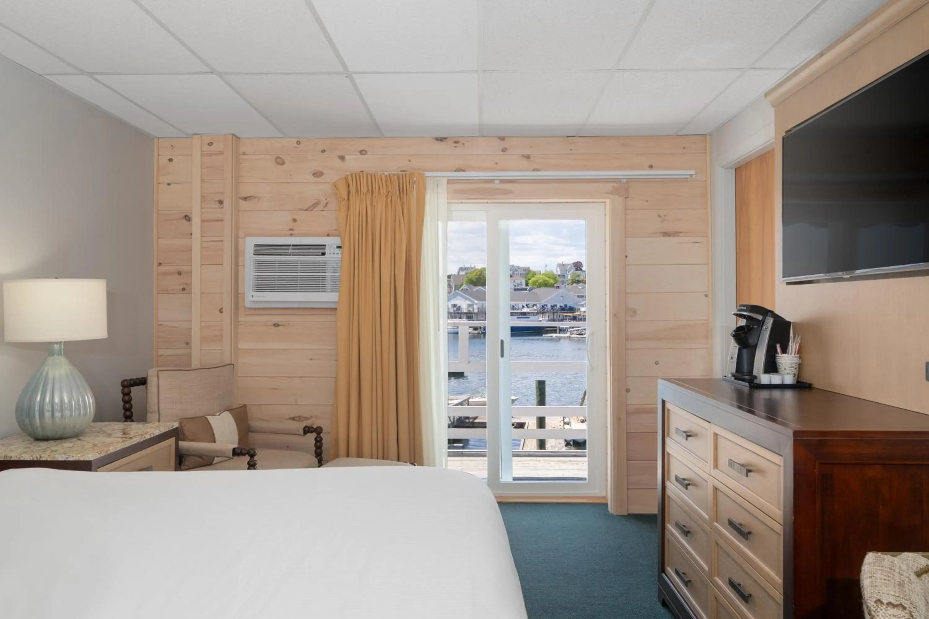 Bedroom, Bed in Boothbay Harbor Inn