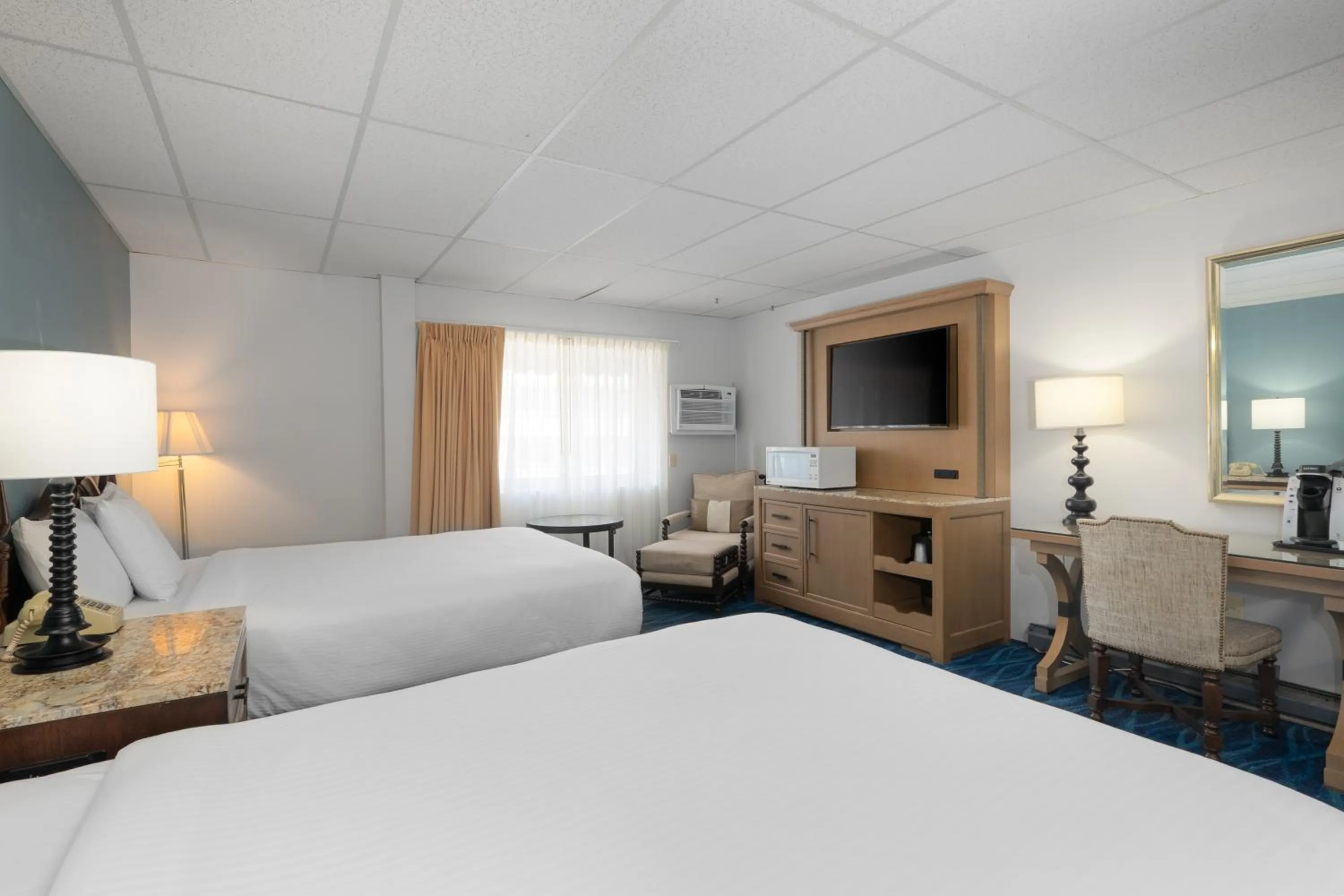 Photo of the whole room, Bed in Boothbay Harbor Inn