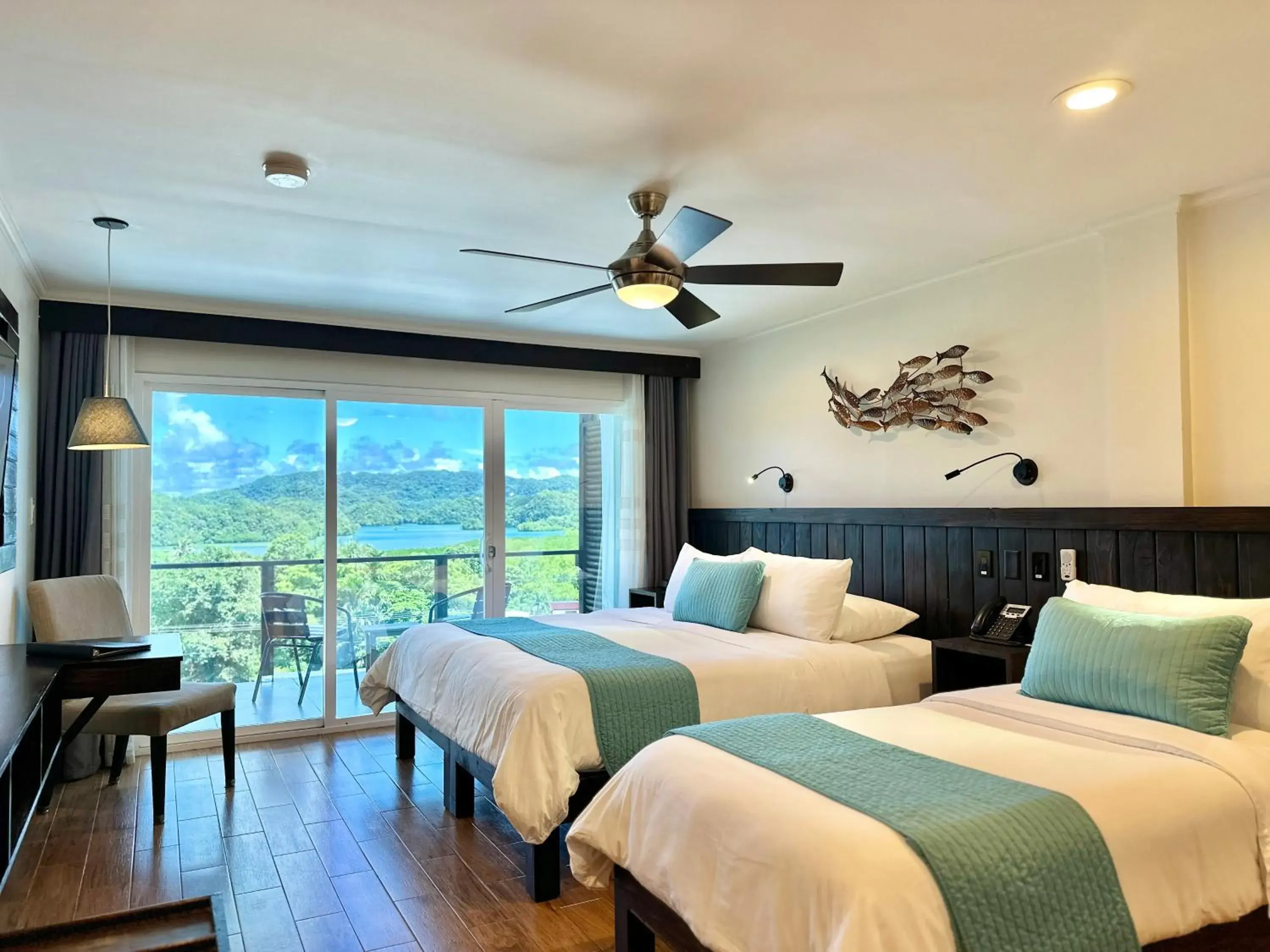 Deluxe Room with Sea View in Palau Central Hotel Deluxe Room with Sea View in Palau Central Hotel