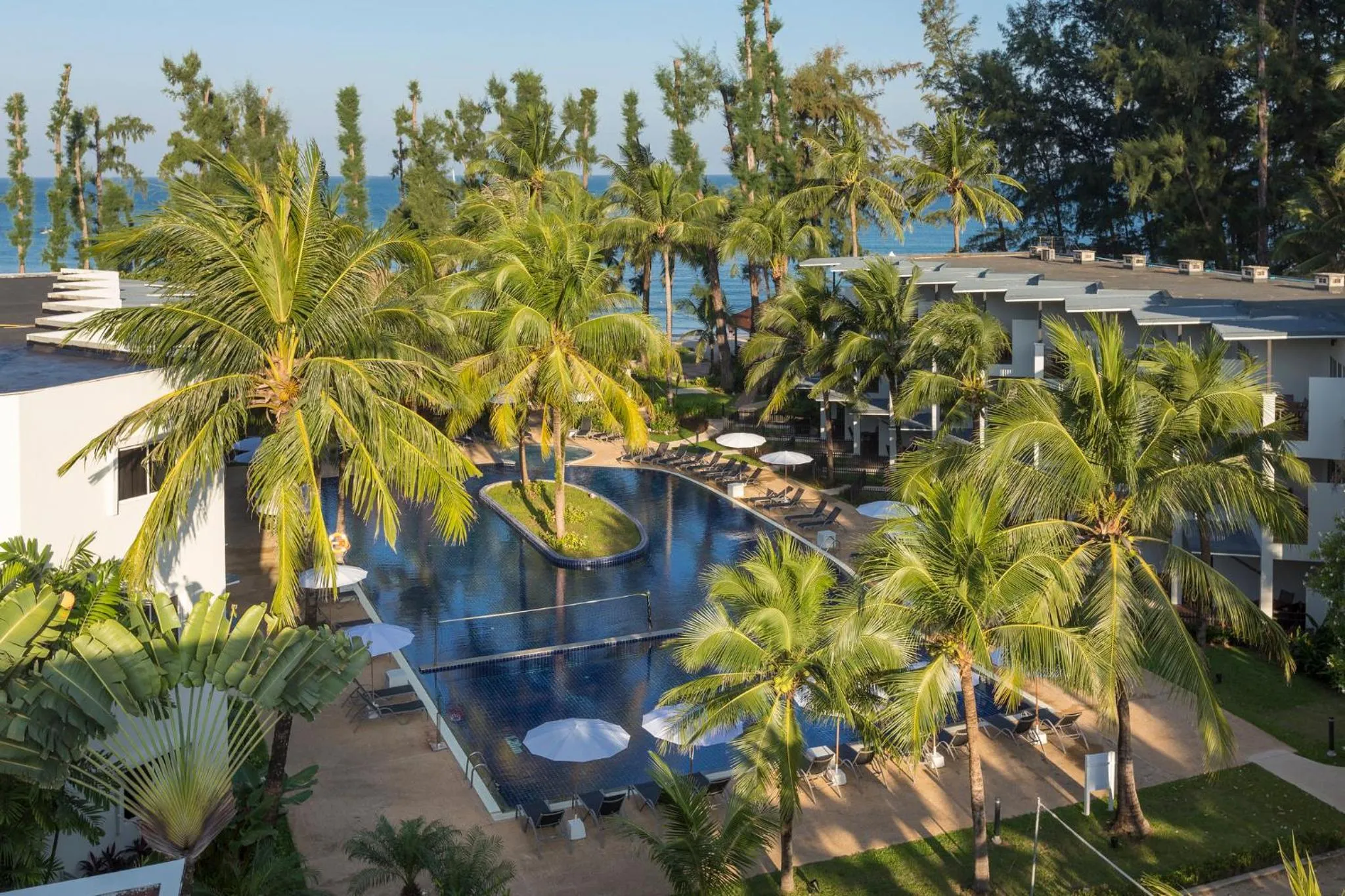 Swimming pool in Sunwing Bangtao Beach