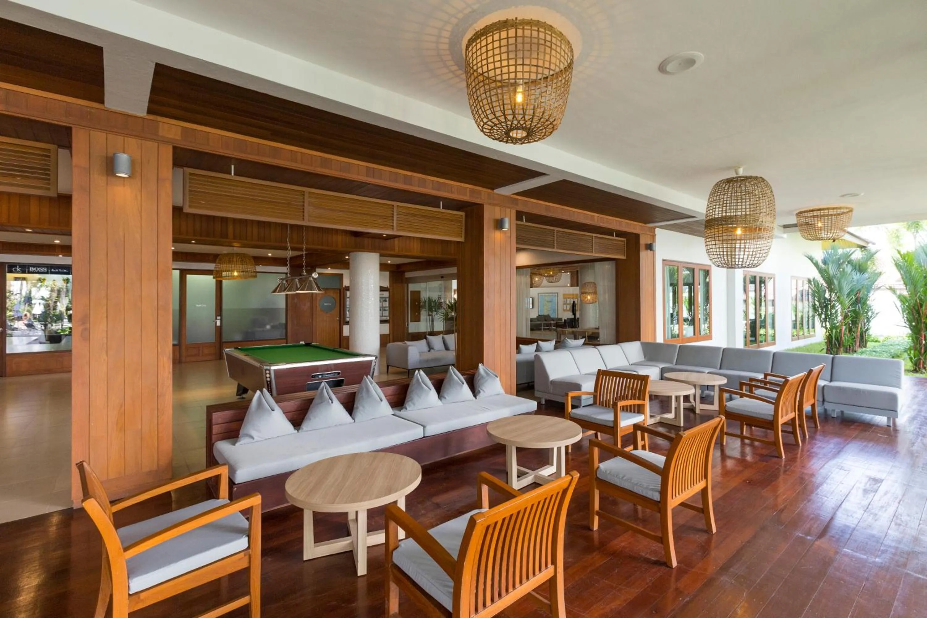 Lounge or bar in Sunwing Bangtao Beach