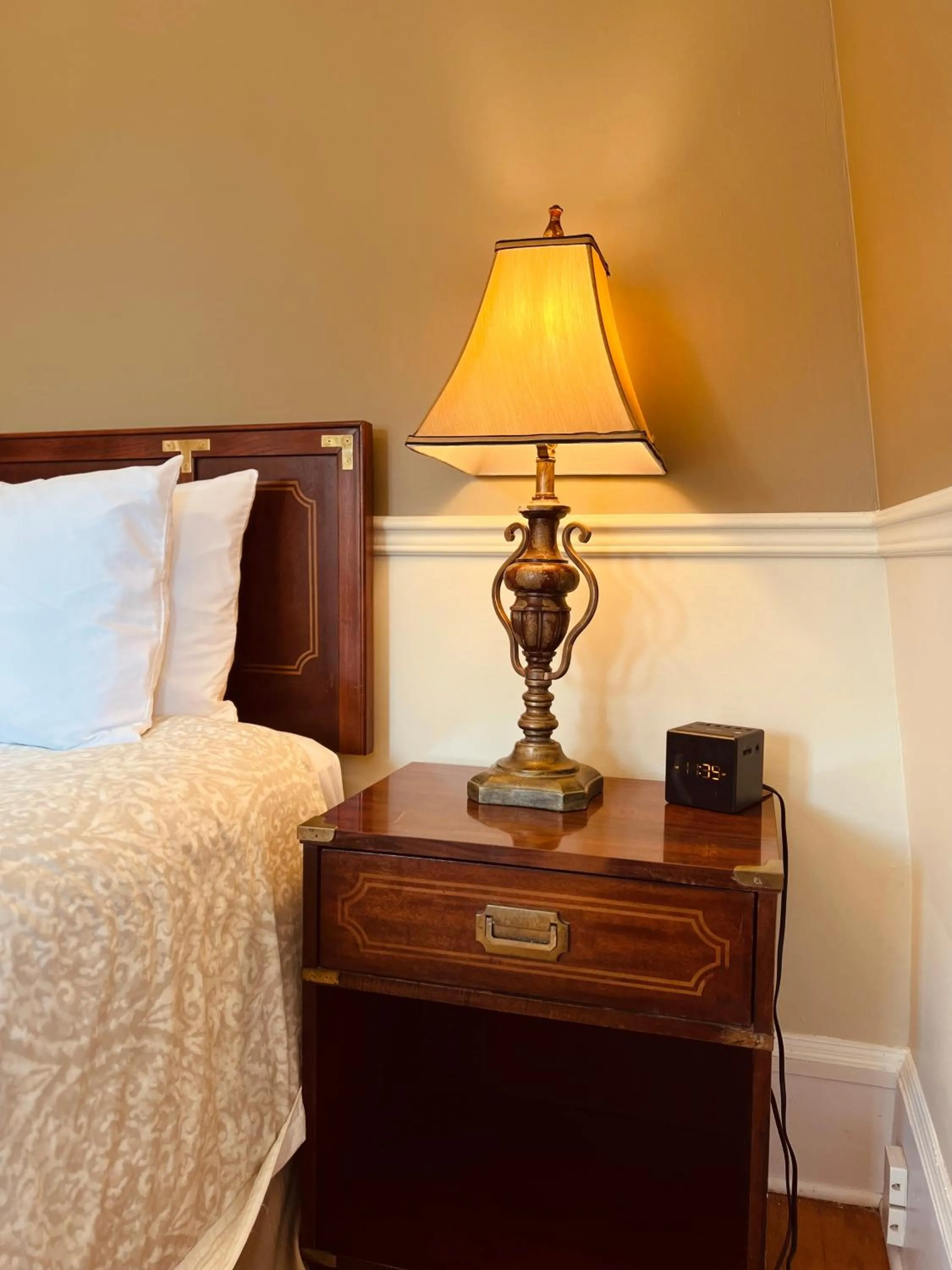 Bedroom, Bed in Le Chateau du Lac