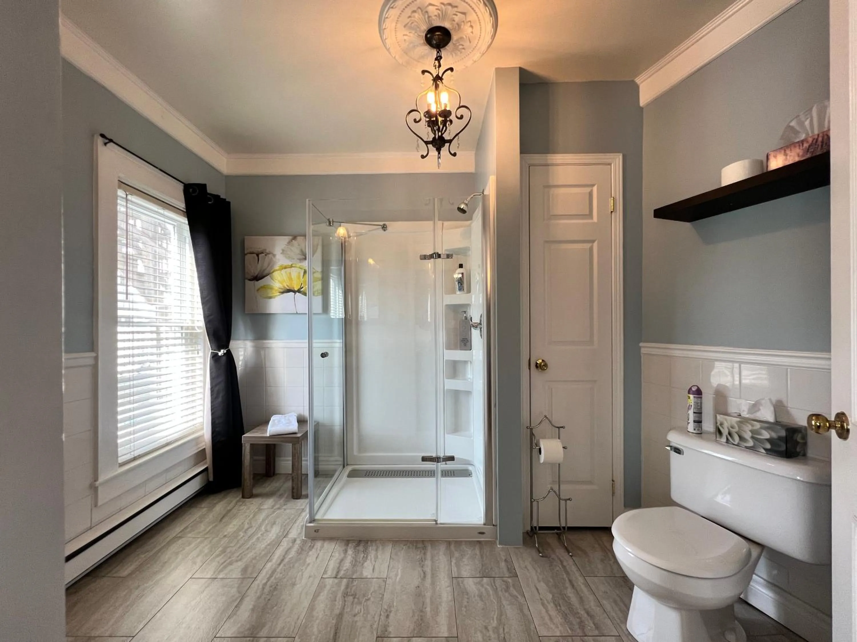 Shower in Le Chateau du Lac