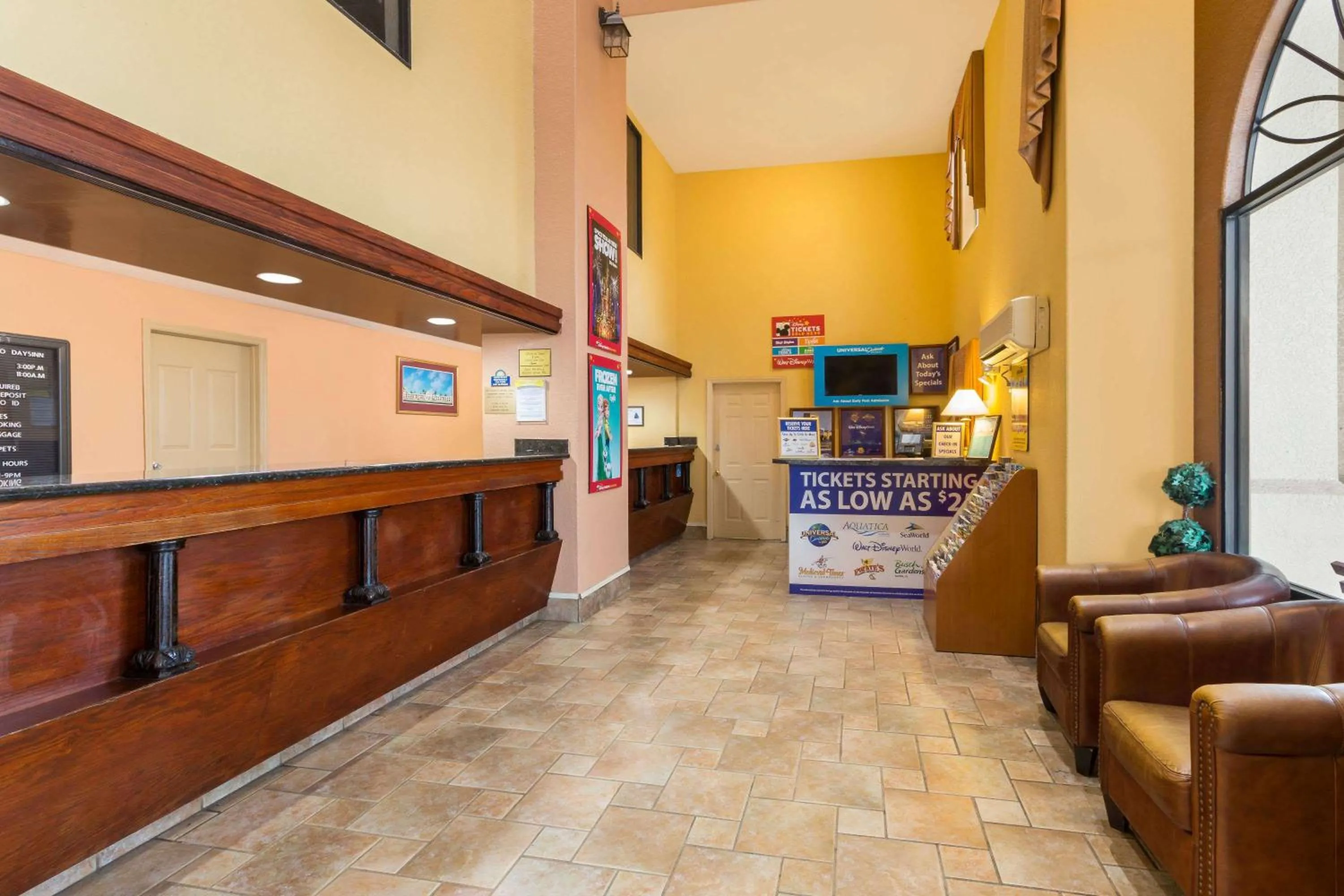 Lobby or reception in Quality Inn Orlando-Near Universal Blvd