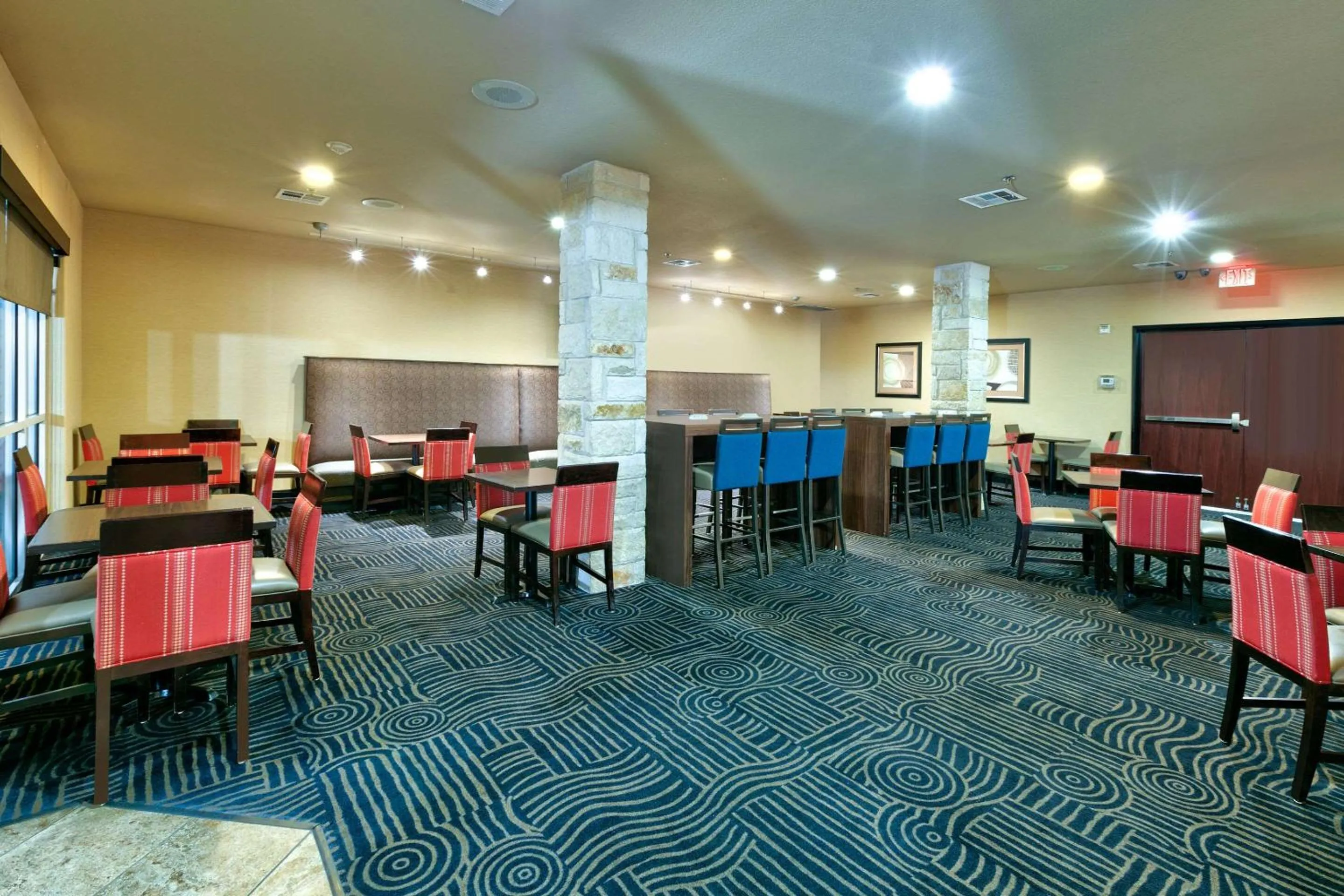 Breakfast in Comfort Suites Arlington - Entertainment District