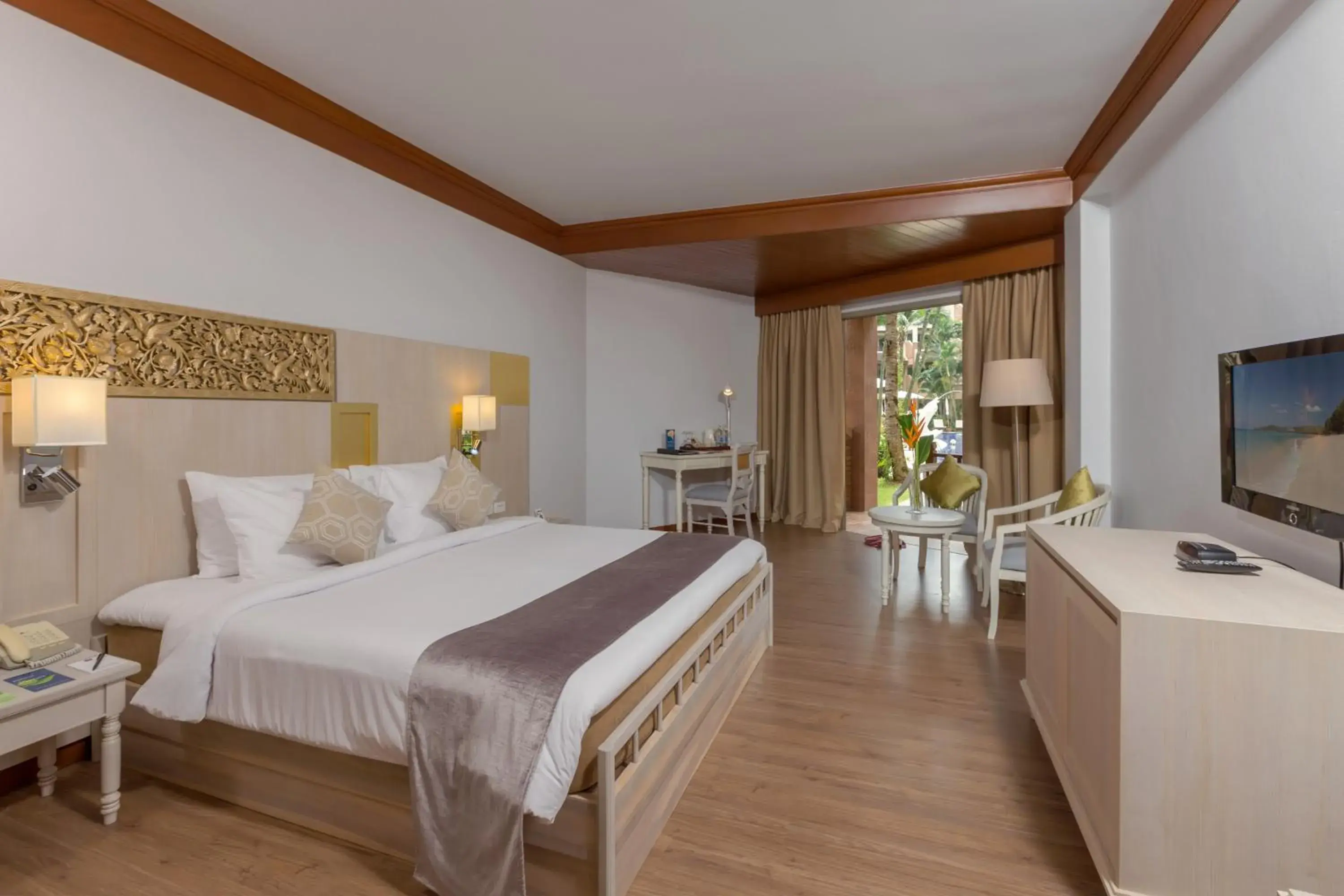 Deluxe King Room with Ground Terrace in Best Western Premier Bangtao Beach Resort & Spa Deluxe King Room with Ground Terrace in Best Western Premier Bangtao Beach Resort & Spa