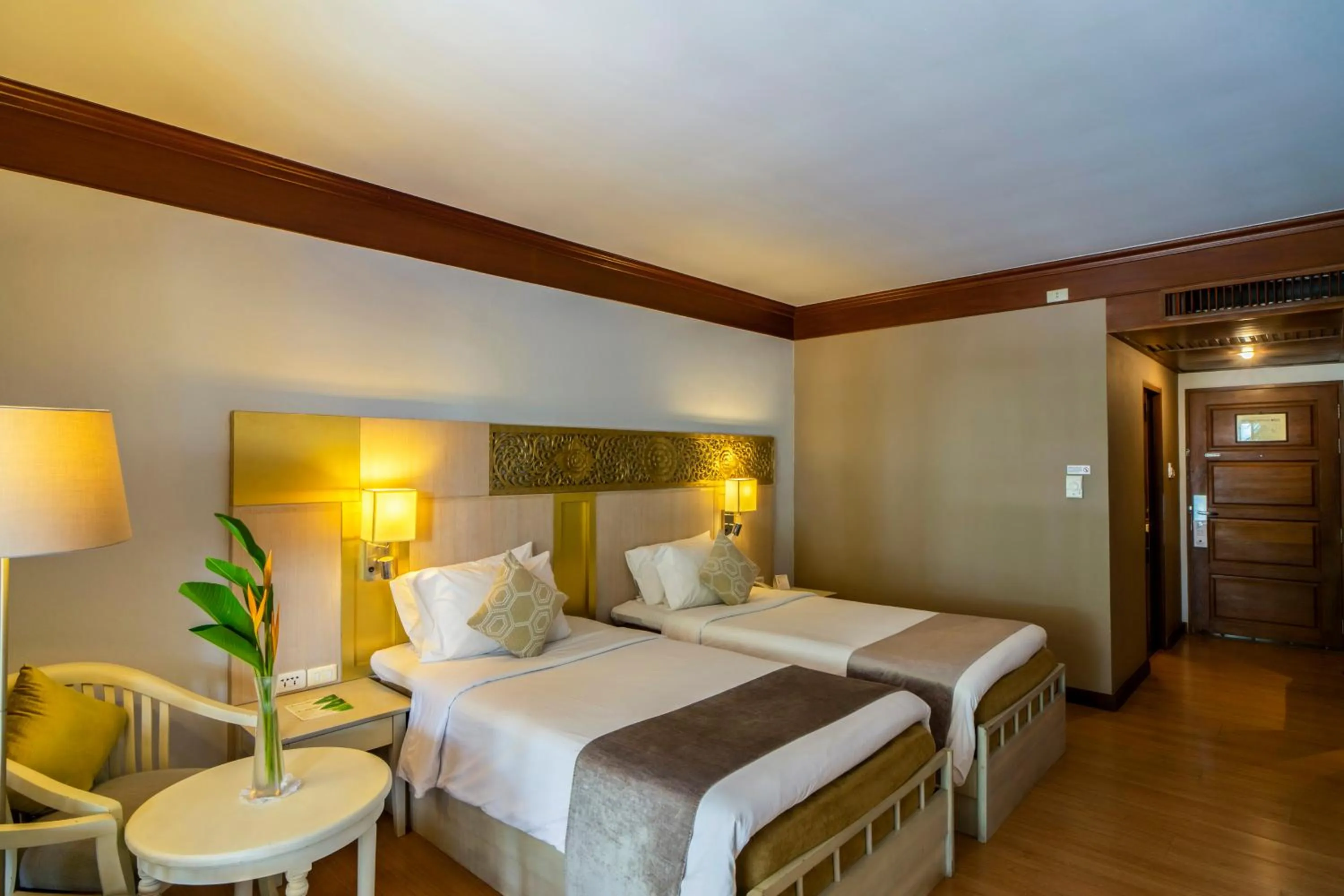 Bed in Best Western Premier Bangtao Beach Resort & Spa