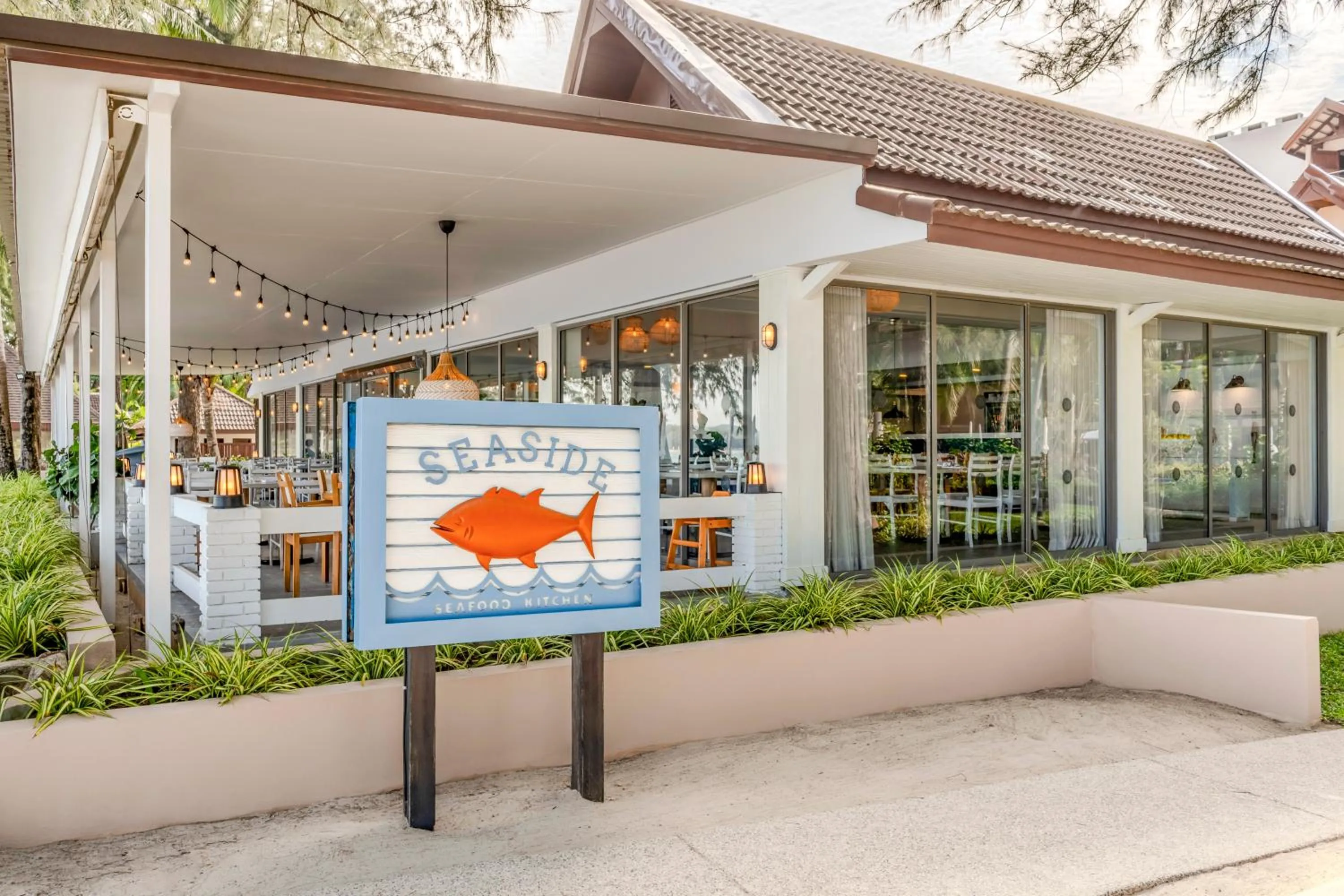 Restaurant/places to eat in Best Western Premier Bangtao Beach Resort & Spa