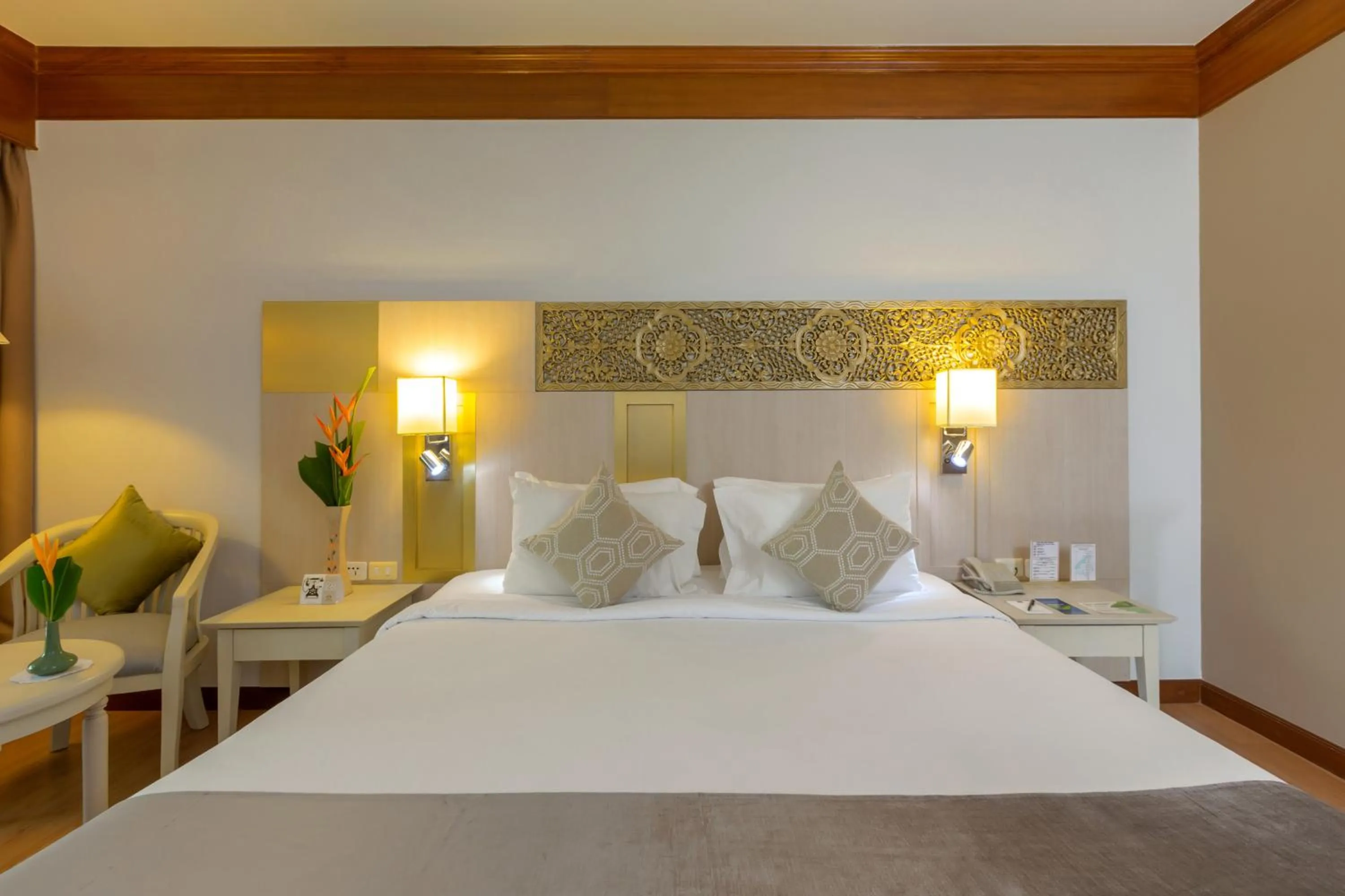 Bed in Best Western Premier Bangtao Beach Resort & Spa