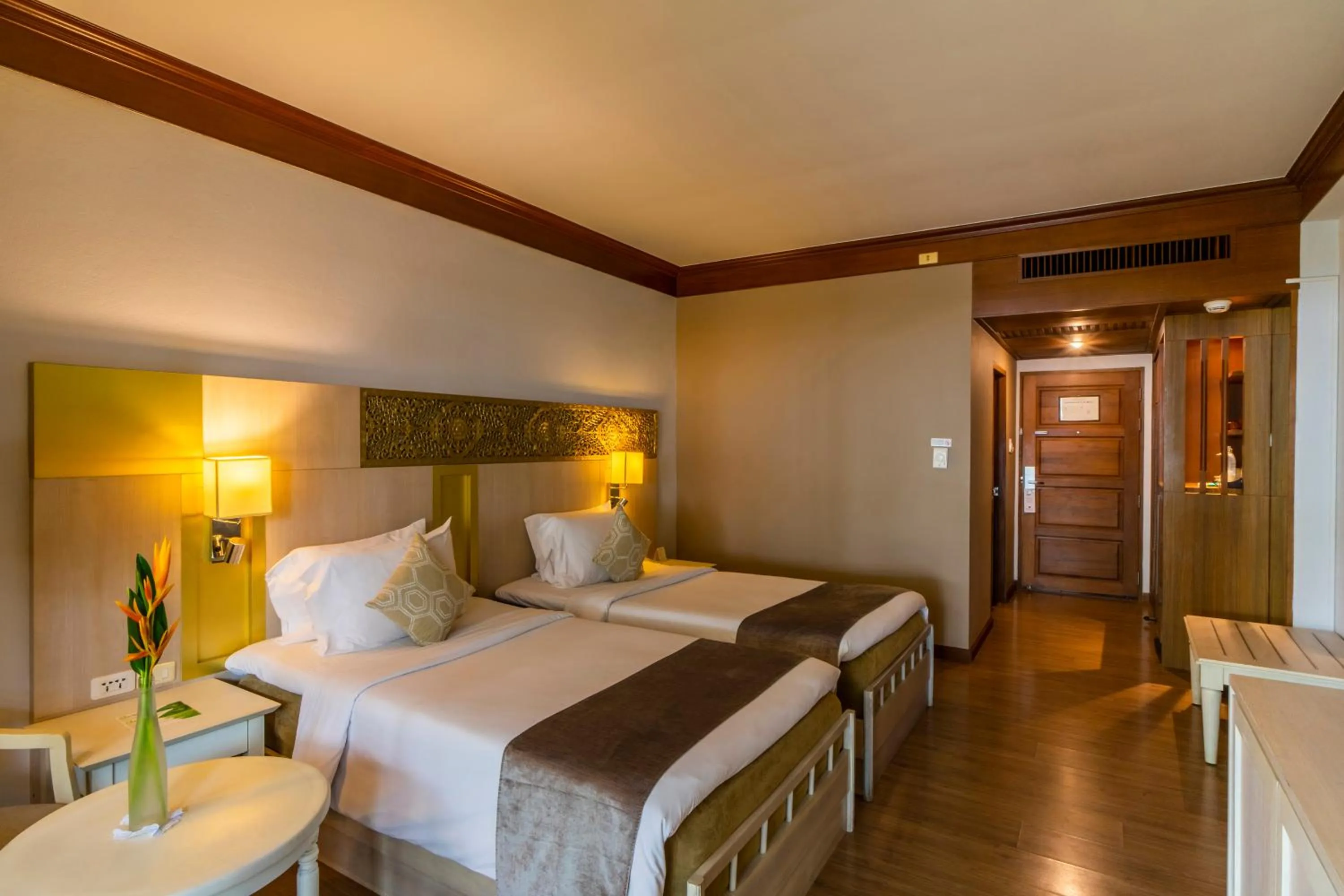 Bed in Best Western Premier Bangtao Beach Resort & Spa