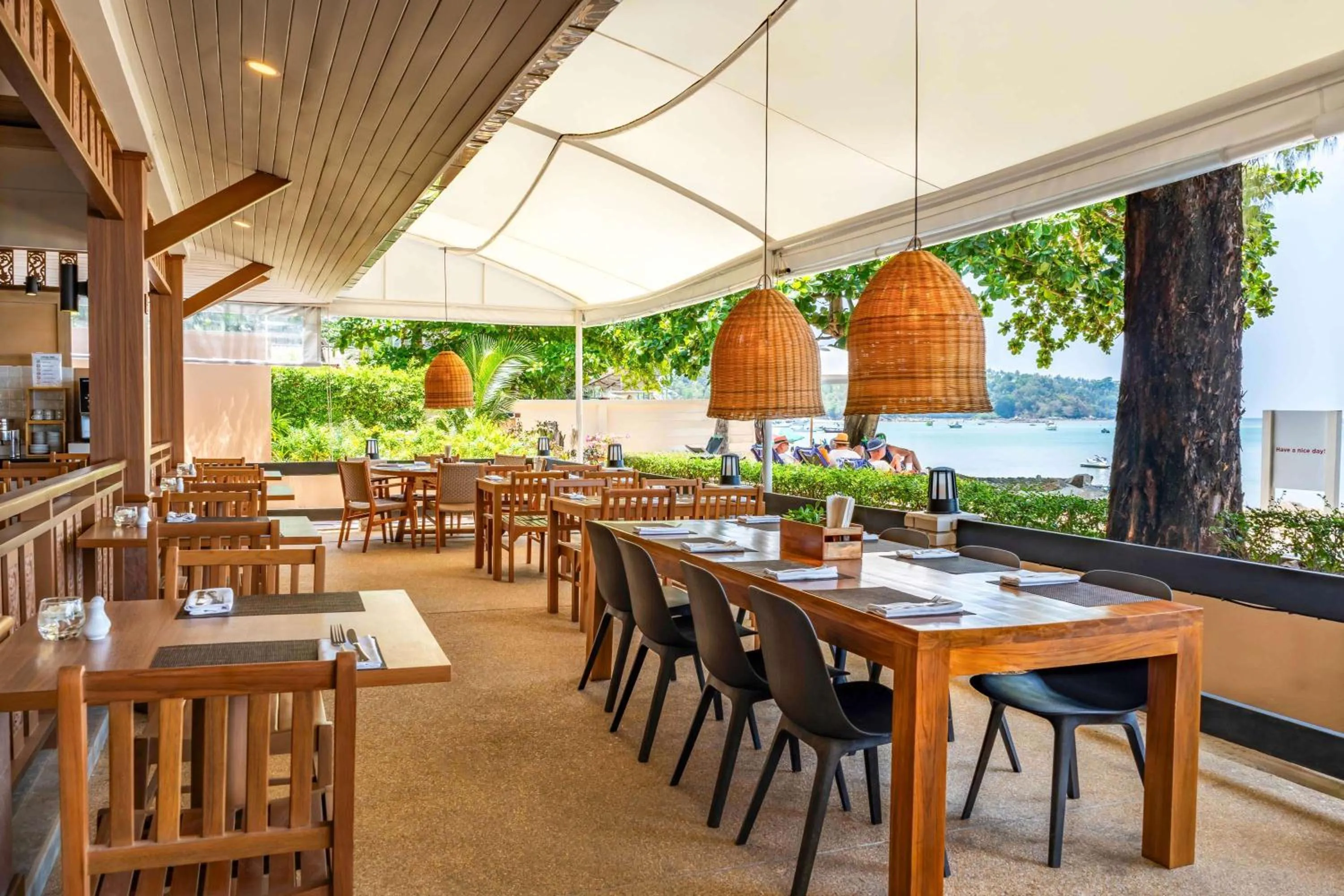 Restaurant/places to eat in Best Western Premier Bangtao Beach Resort & Spa