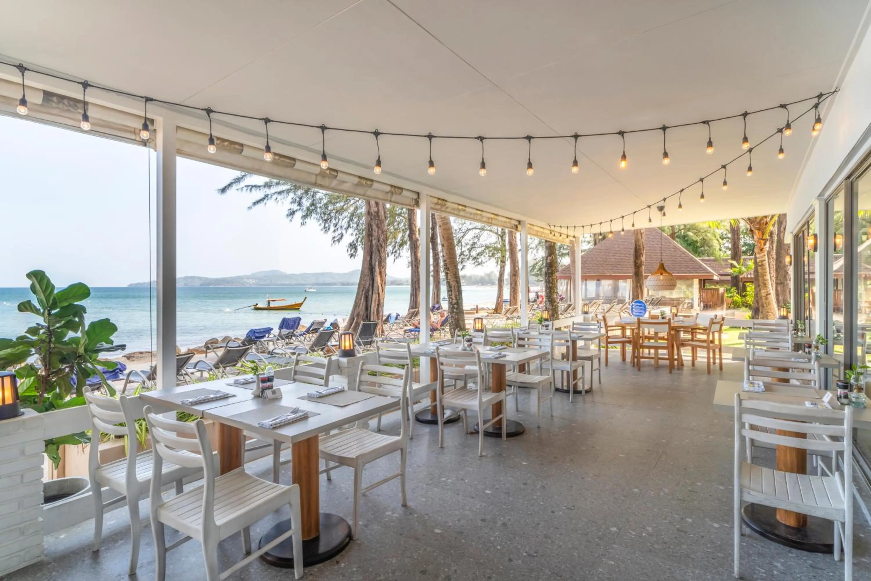 Restaurant/places to eat in Best Western Premier Bangtao Beach Resort & Spa