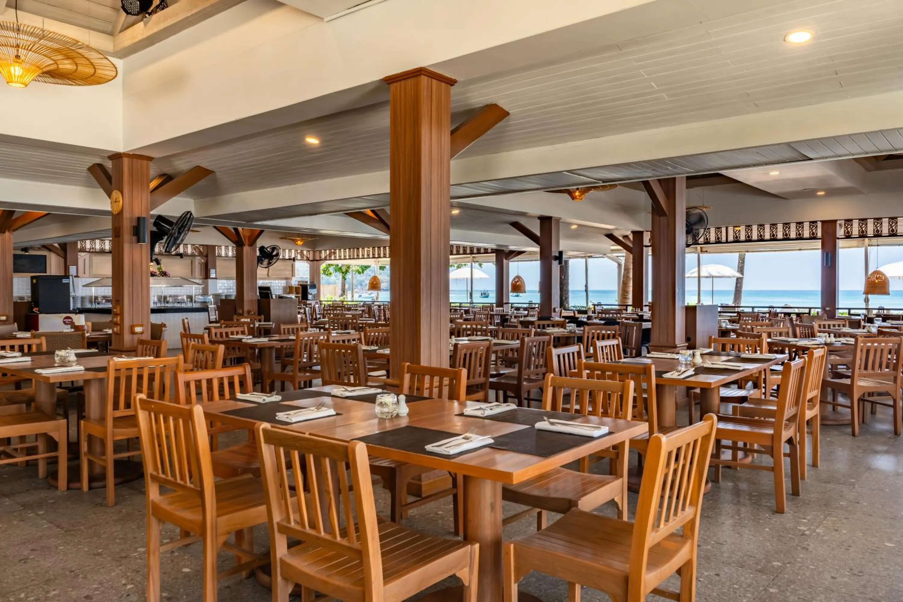 Restaurant/places to eat in Best Western Premier Bangtao Beach Resort & Spa