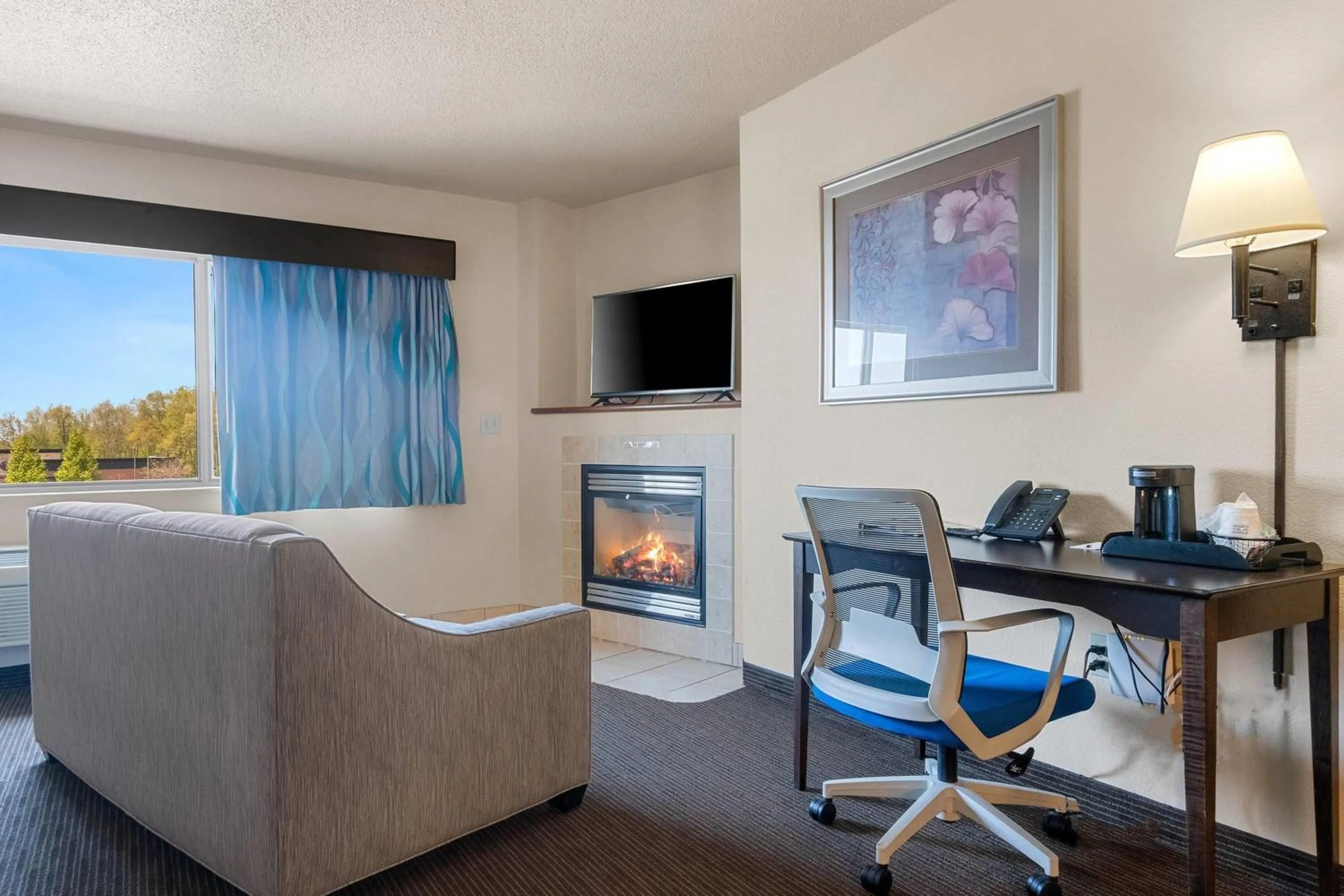 Photo of the whole room in AmericInn by Wyndham Green Bay East