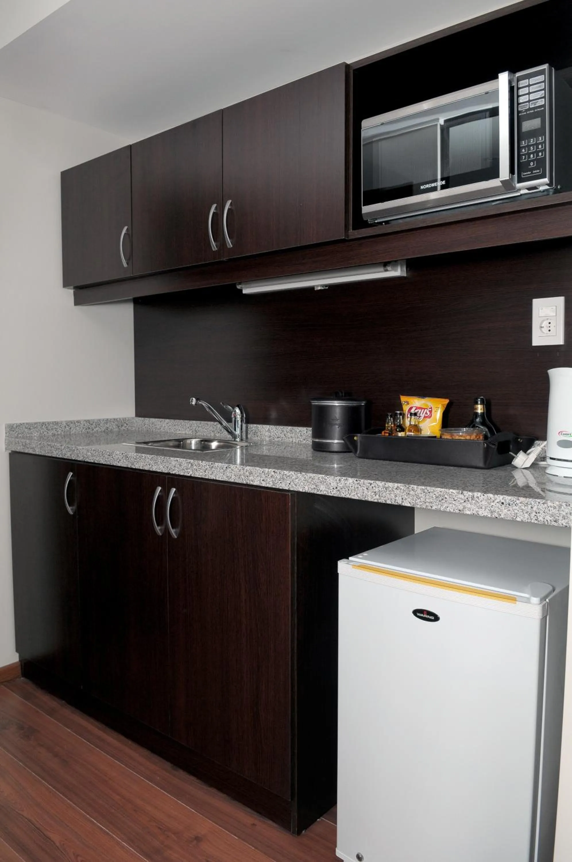 Kitchen or kitchenette in Regency Park Hotel