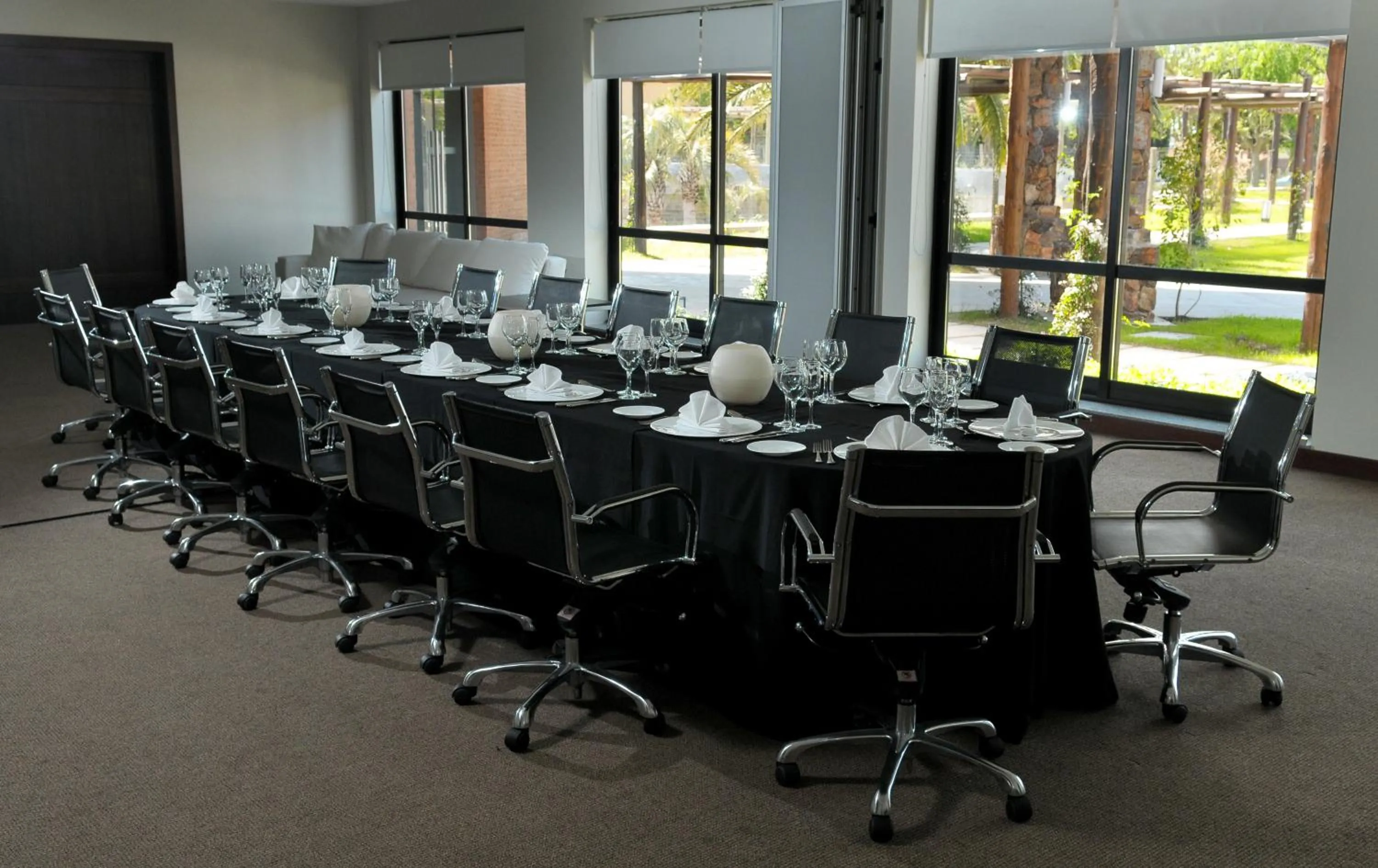 Business facilities in Regency Park Hotel
