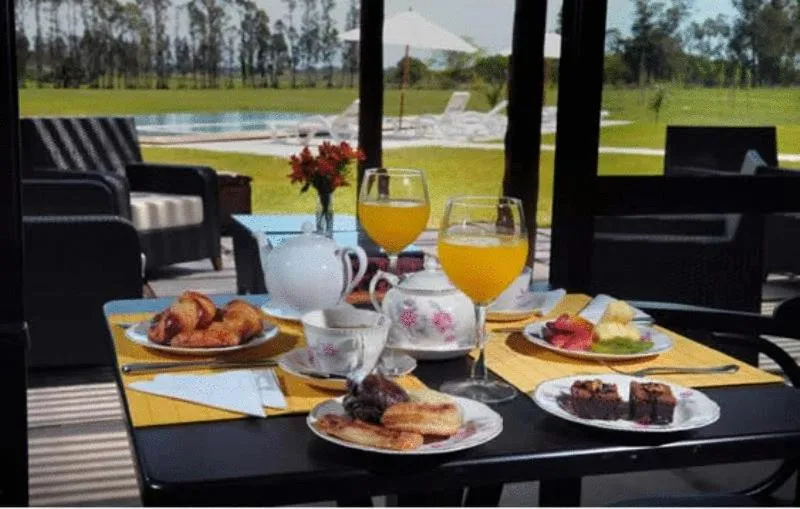 Restaurant/places to eat in Regency Park Hotel