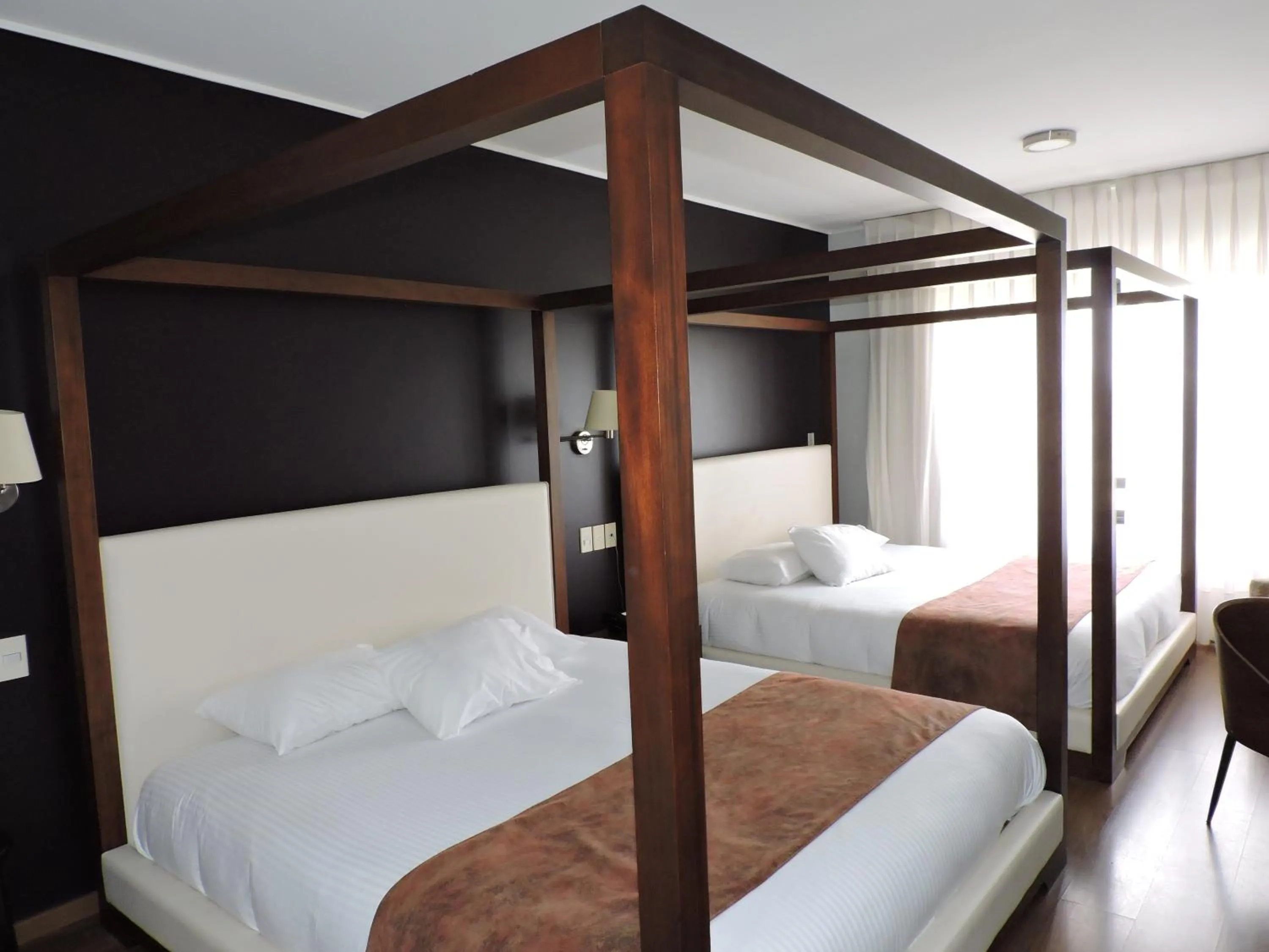 Bedroom, Bed in Regency Park Hotel