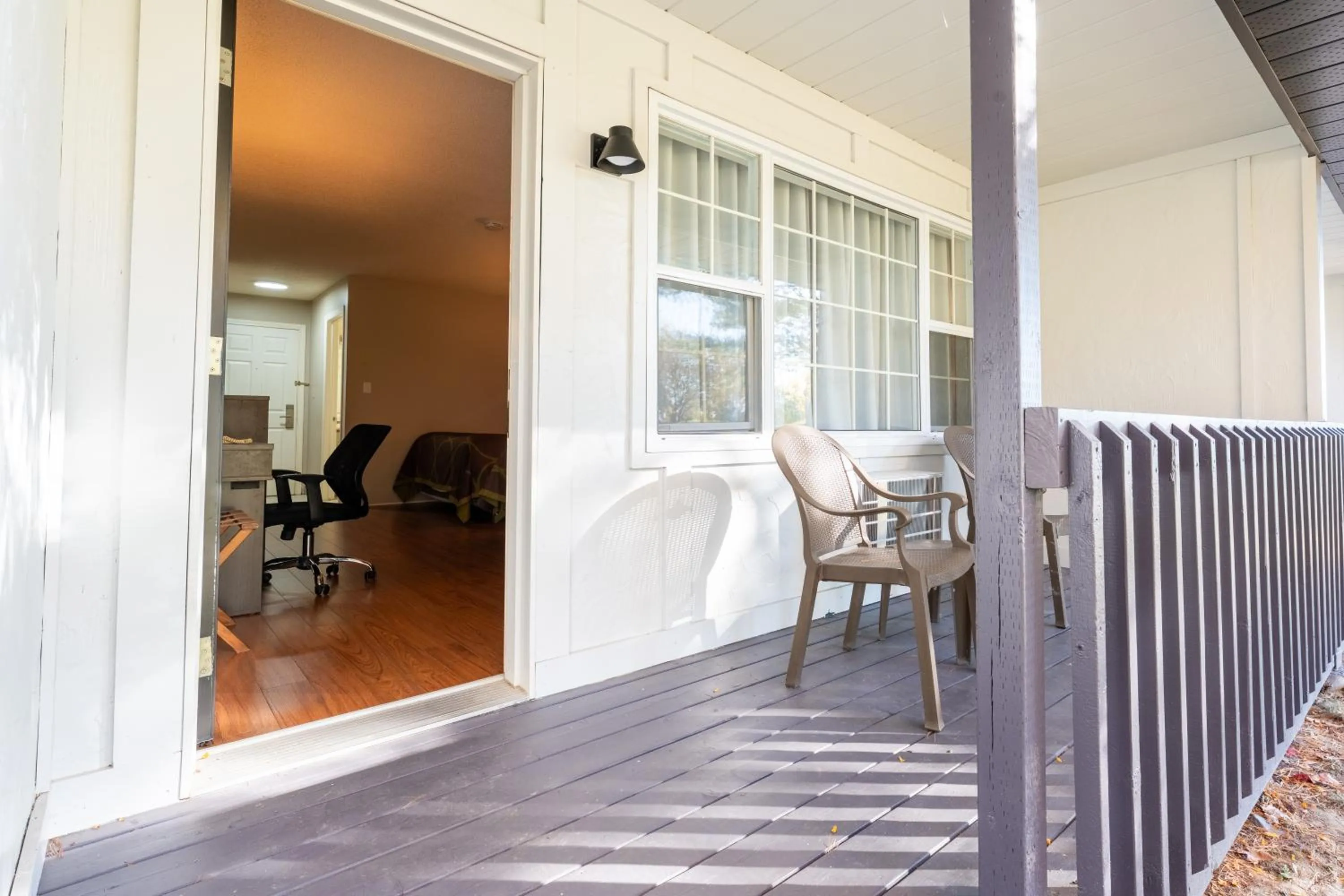 Super 8 by Wyndham Gananoque - Country Squire Resort