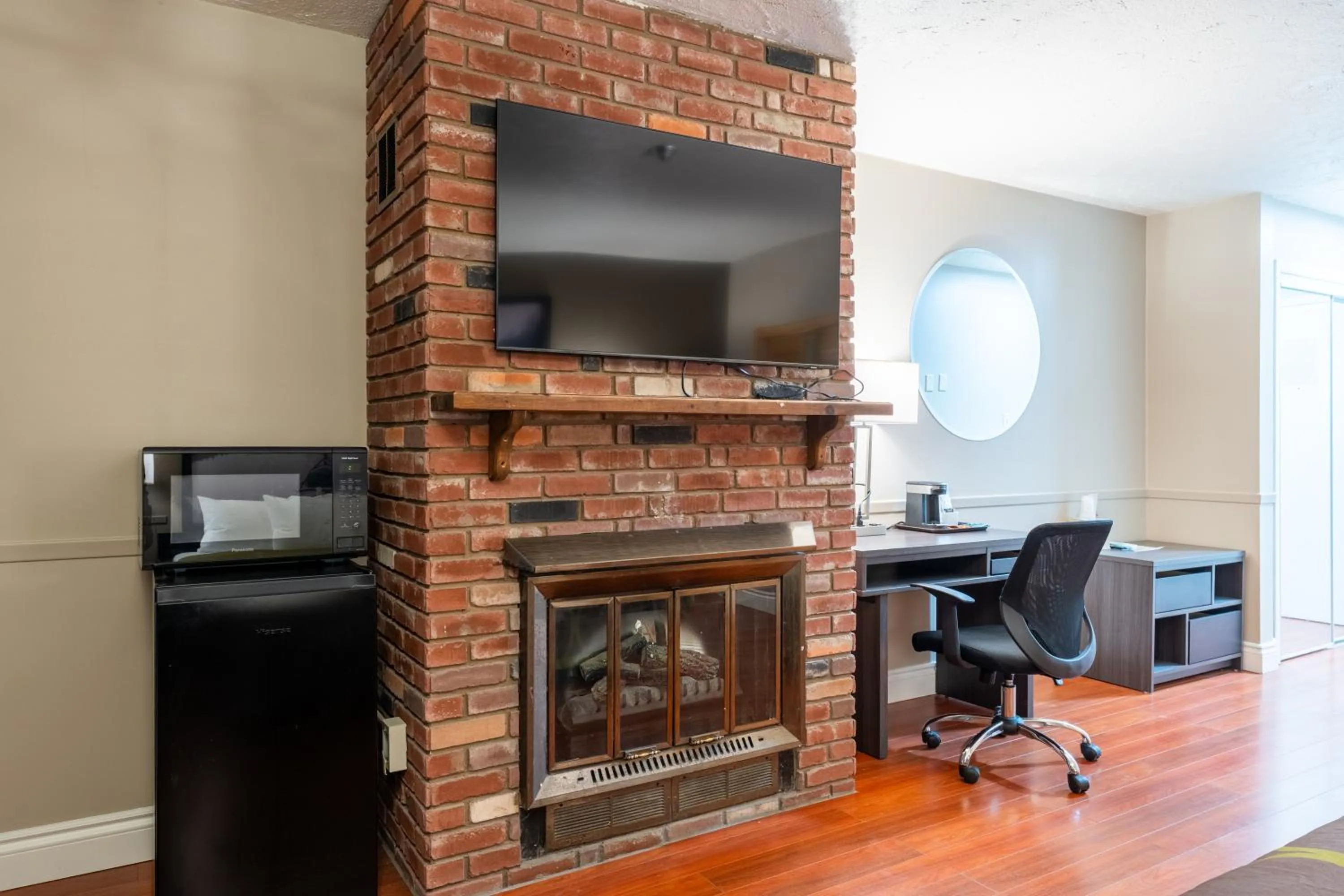 Super 8 by Wyndham Gananoque - Country Squire Resort