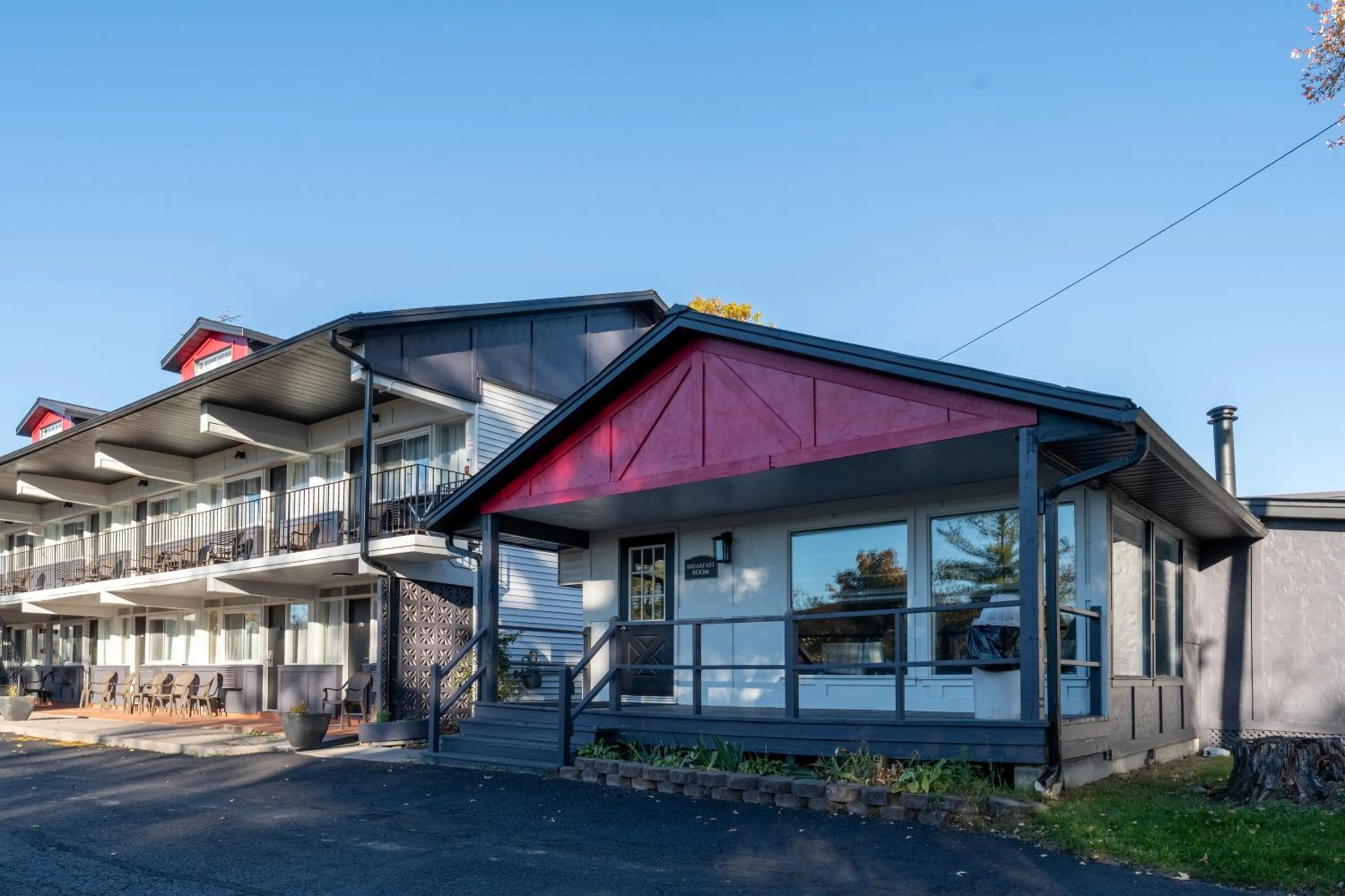 Breakfast in Super 8 by Wyndham Gananoque - Country Squire Resort