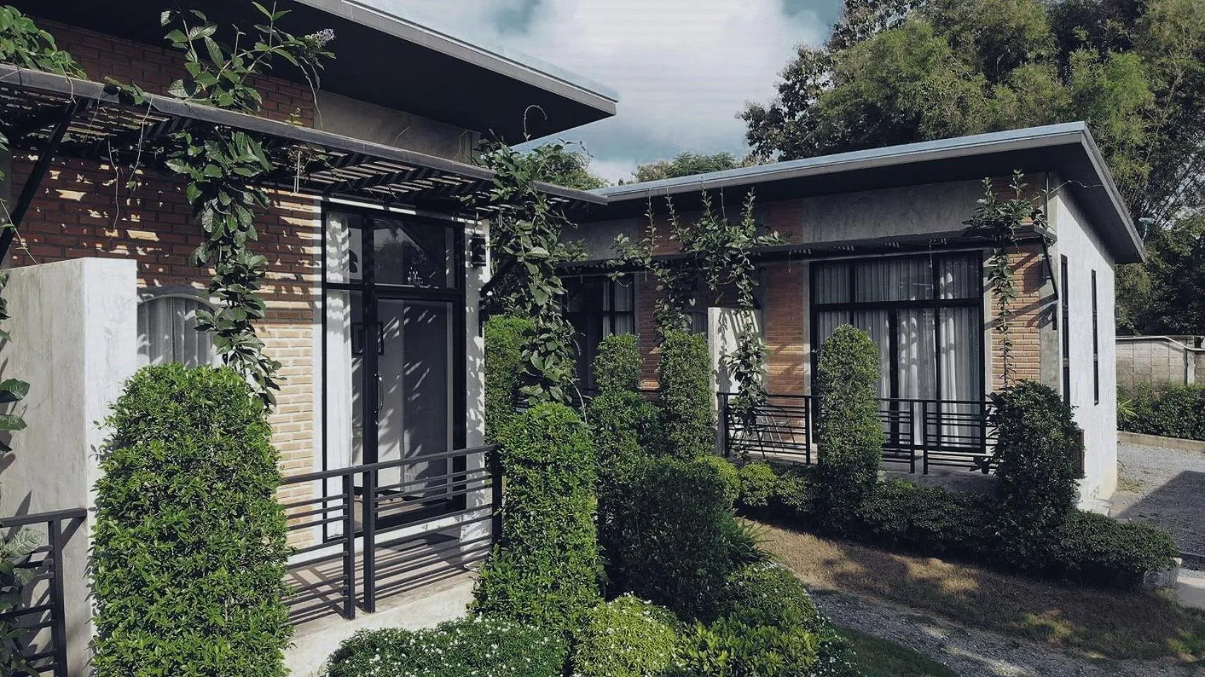 Property building in Casa Foresta Nan