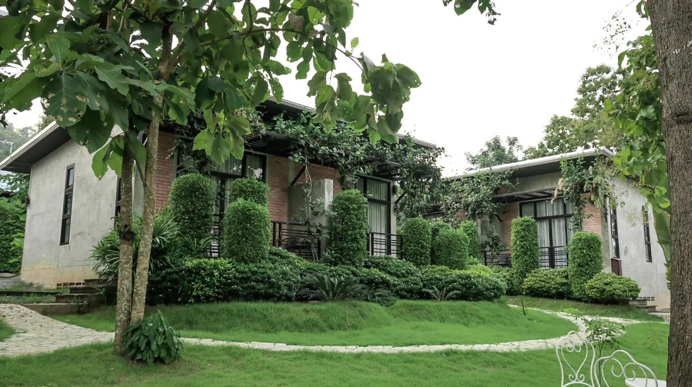 Property building in Casa Foresta Nan