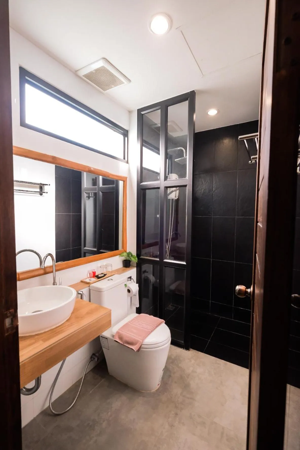 Shower in Casa Foresta Nan