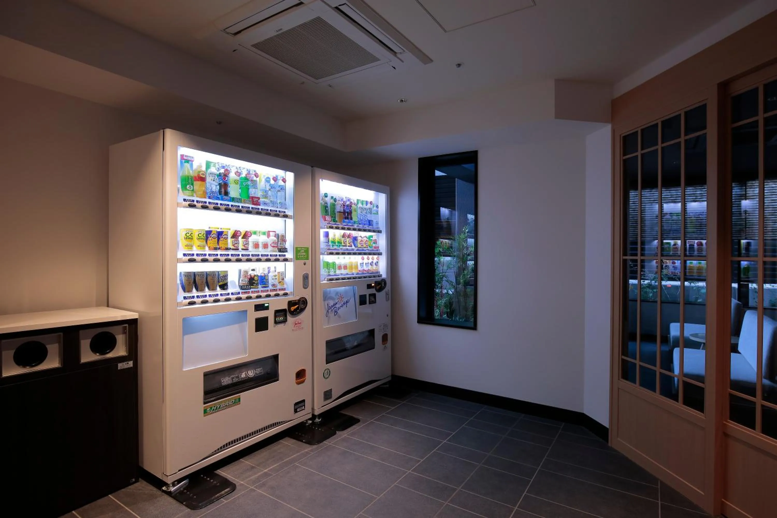 vending machine in Hotel Intergate Kyoto Shijo Shinmachi
