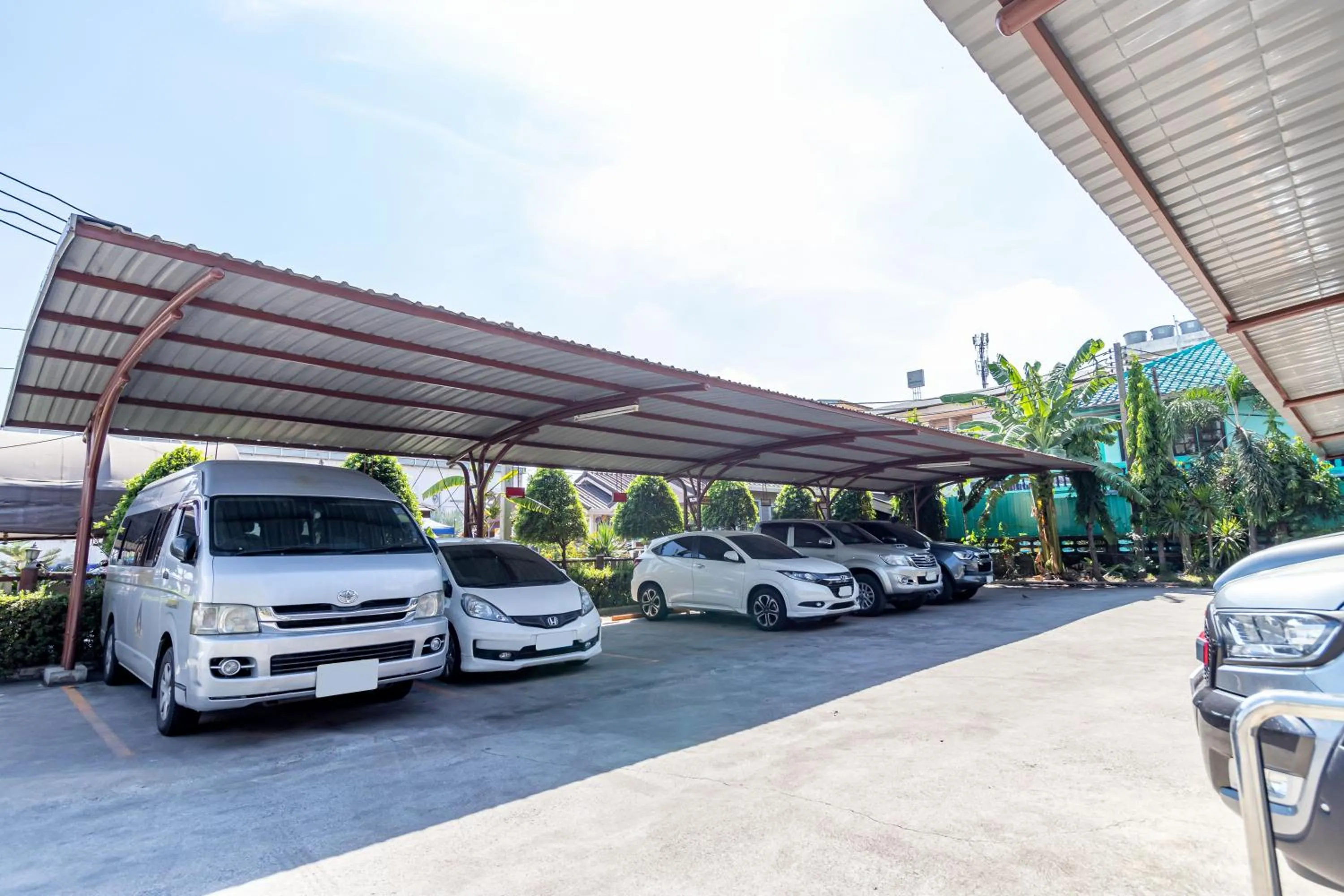 Silver Gold Garden, Suvarnabhumi Airport