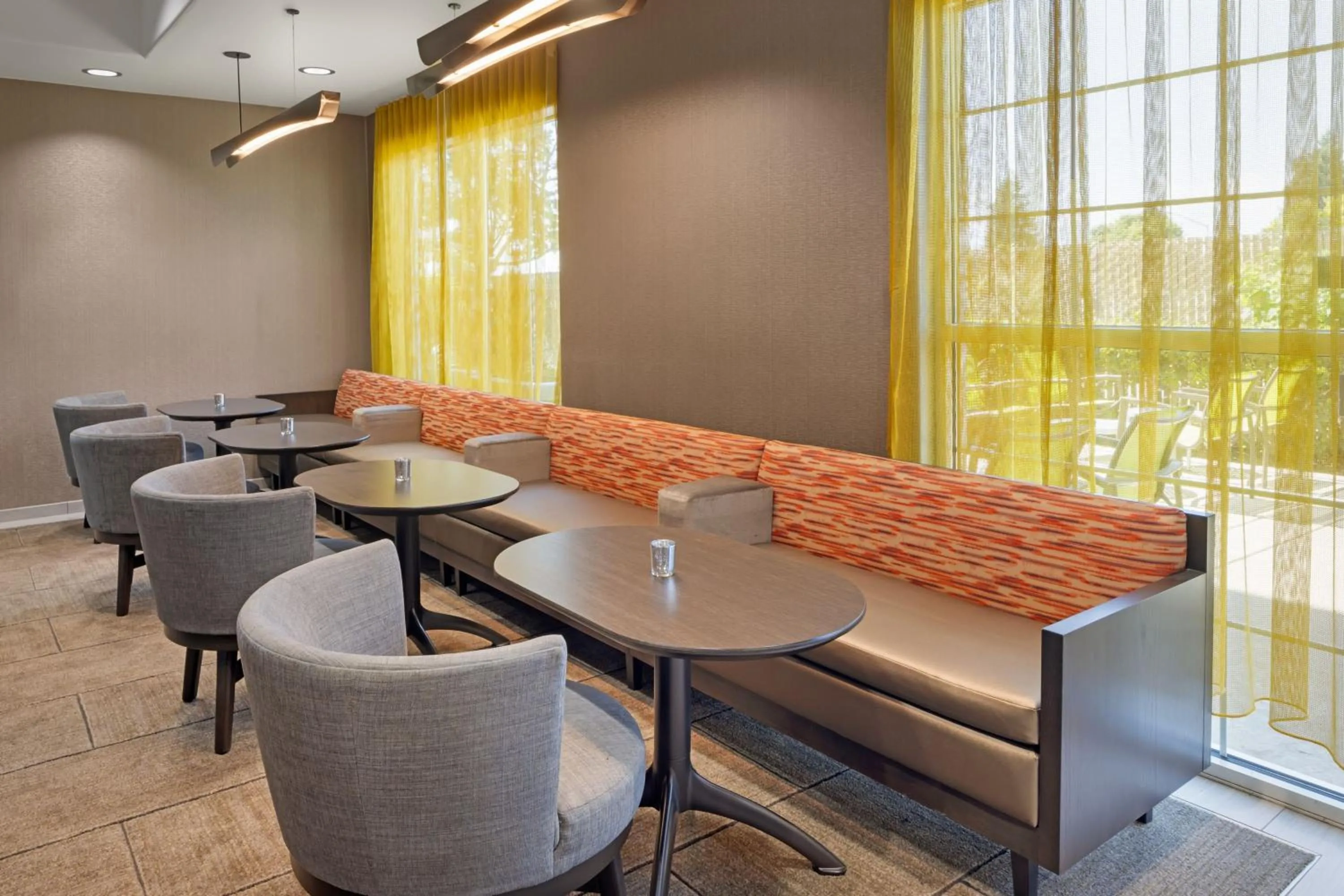 Breakfast in SpringHill Suites by Marriott Turlock