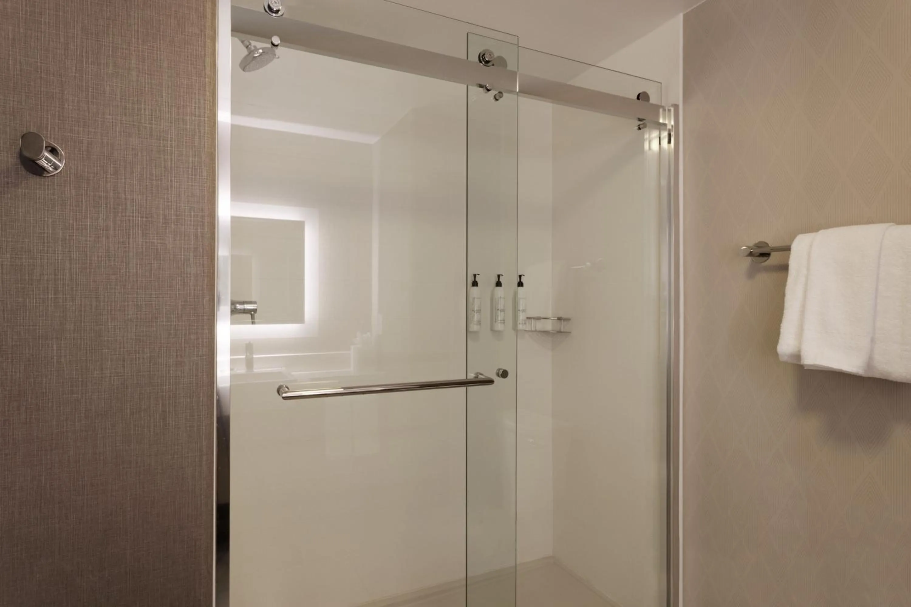 Bathroom in SpringHill Suites by Marriott Turlock