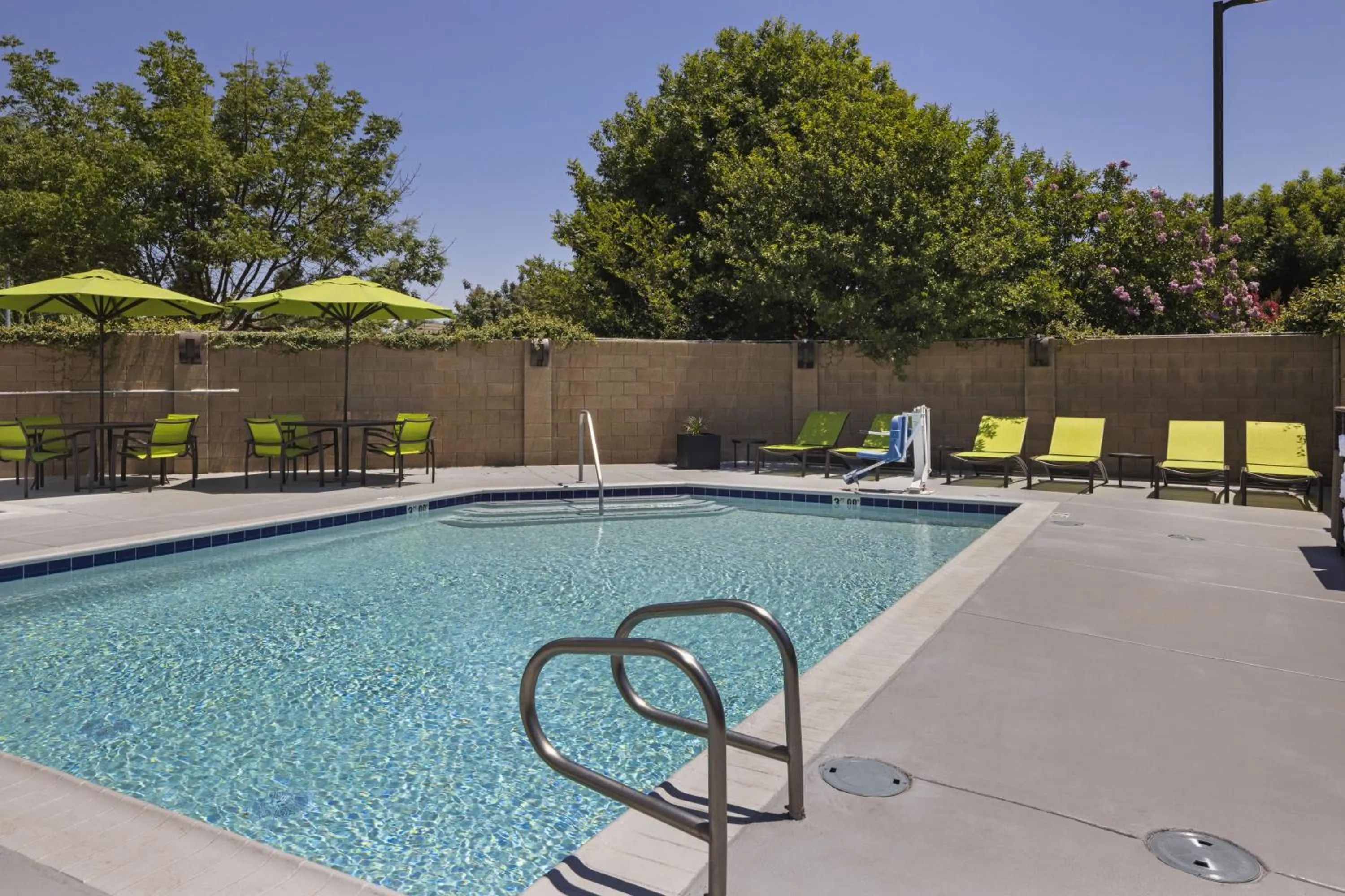 Swimming pool in SpringHill Suites by Marriott Turlock