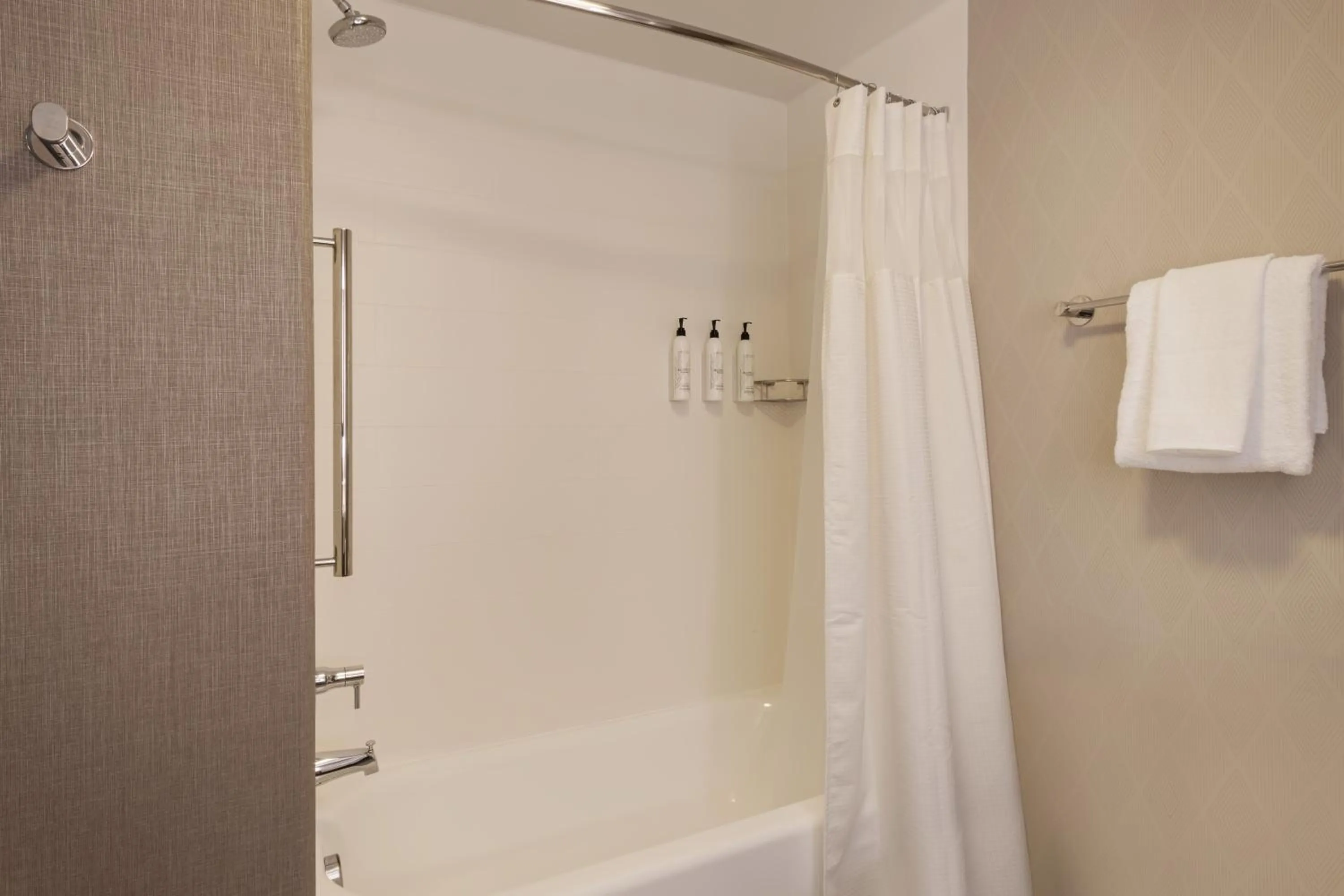 Bathroom in SpringHill Suites by Marriott Turlock