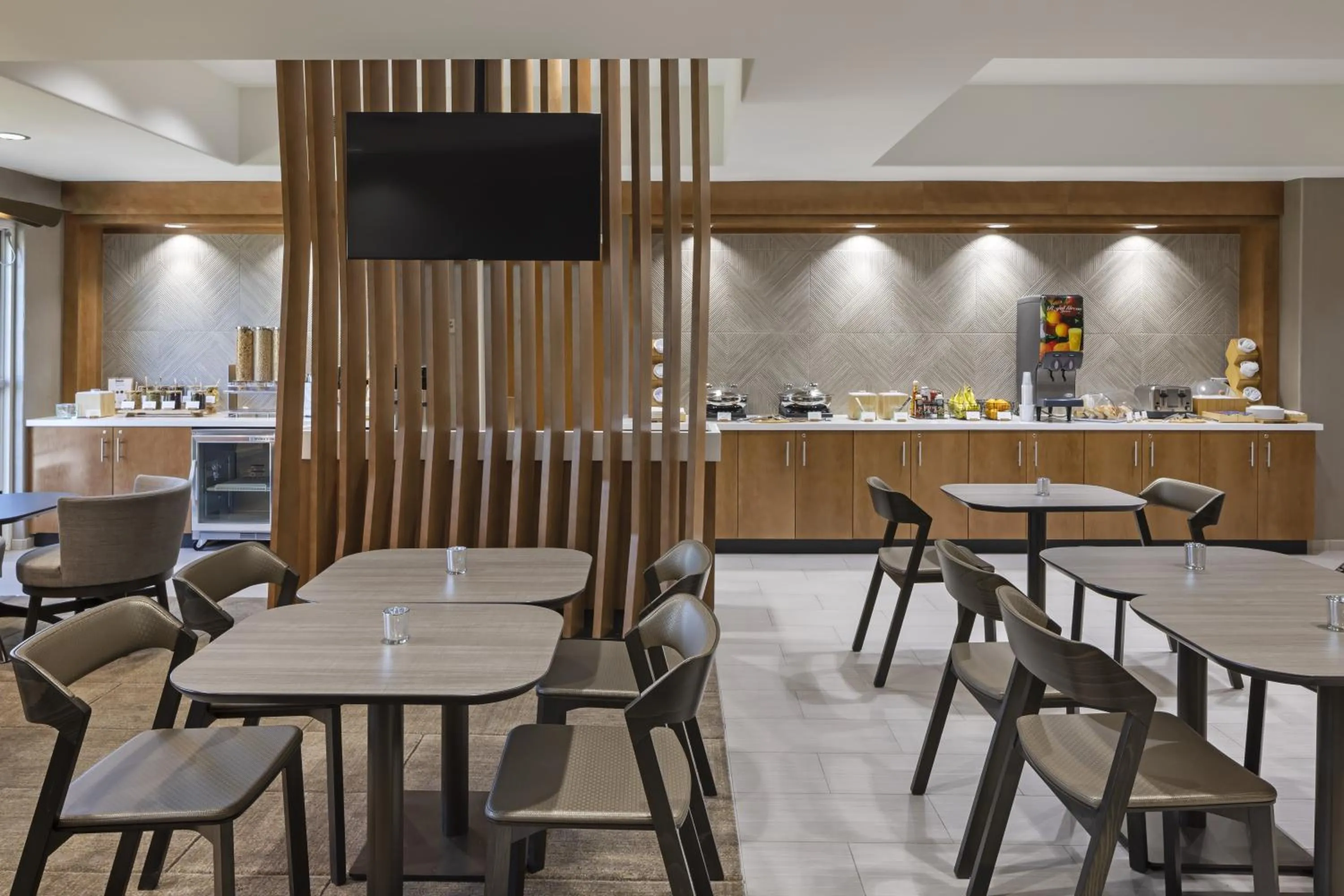 Breakfast in SpringHill Suites by Marriott Turlock