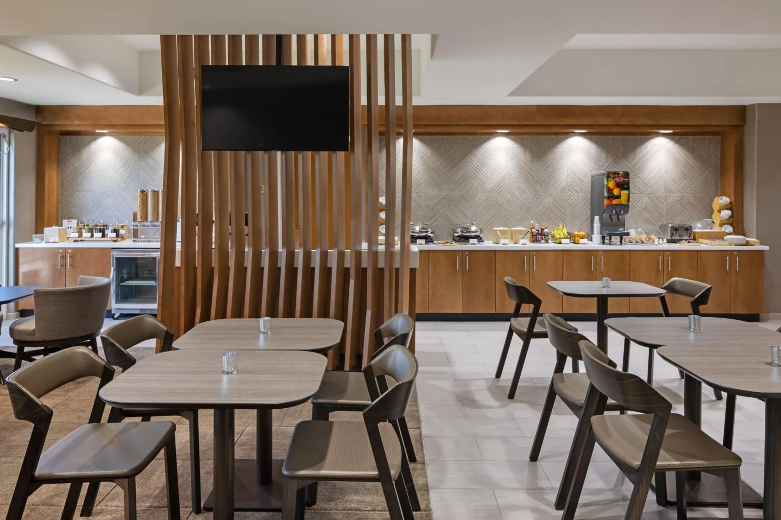 Breakfast in SpringHill Suites by Marriott Turlock