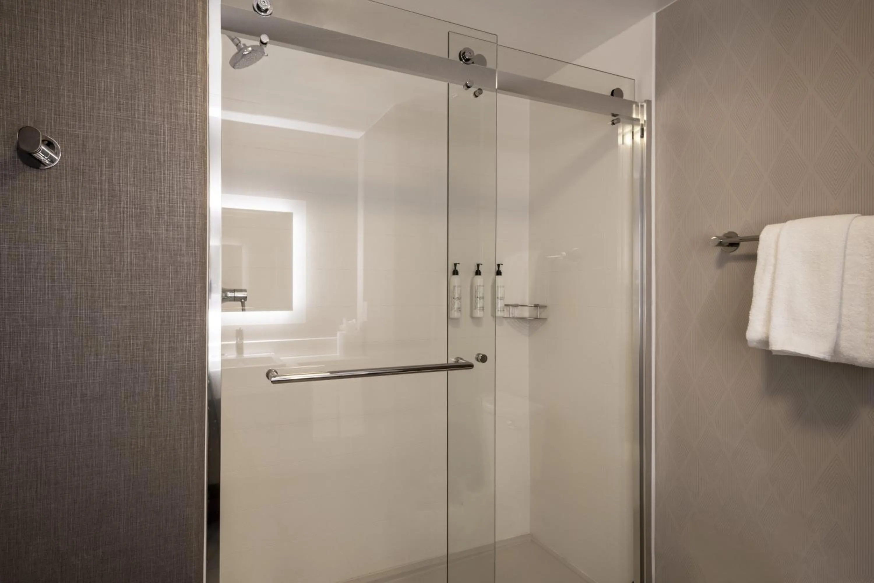 Bathroom in SpringHill Suites by Marriott Turlock